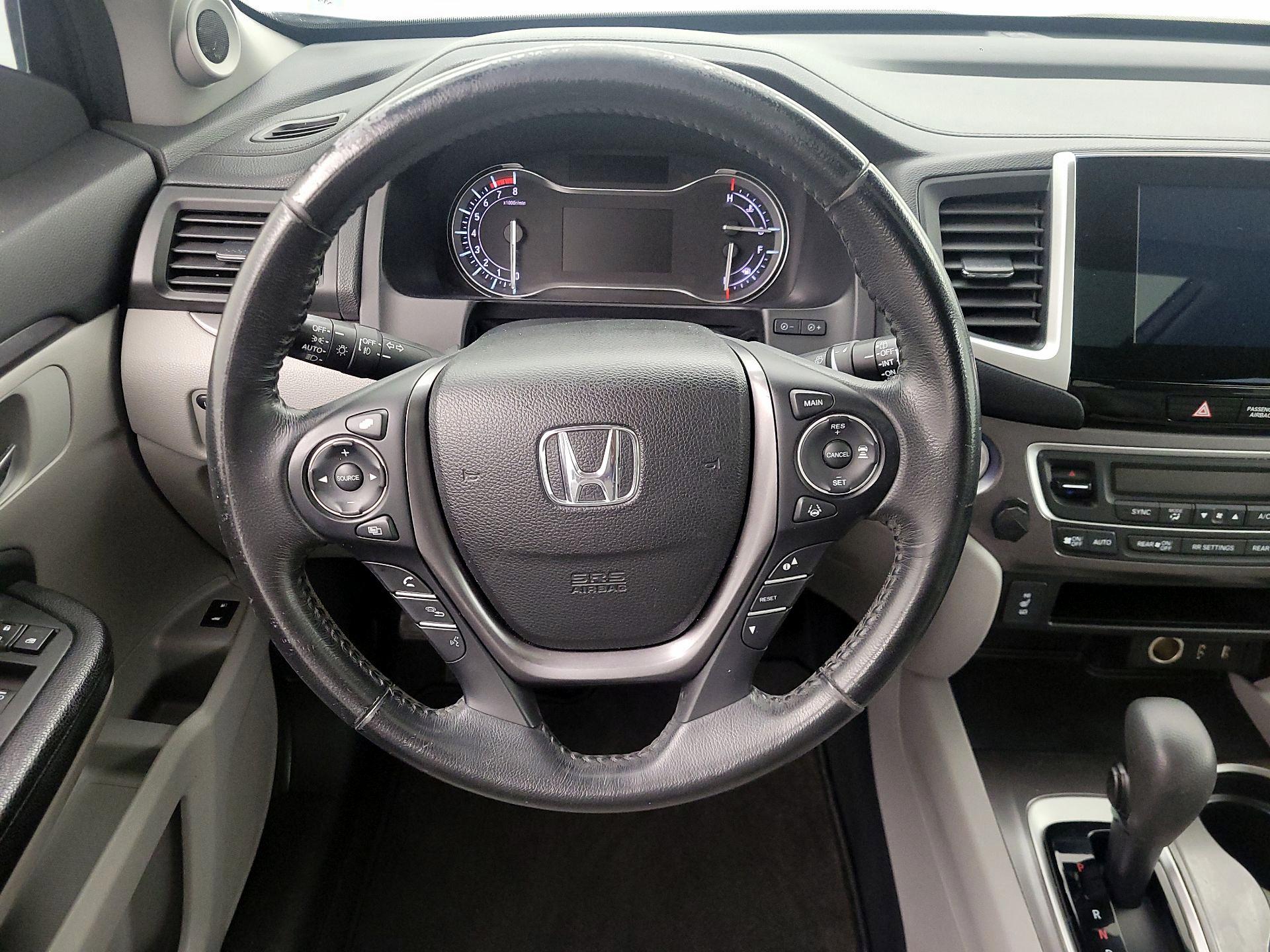 Thumbnail: 2016 Honda Pilot - 10