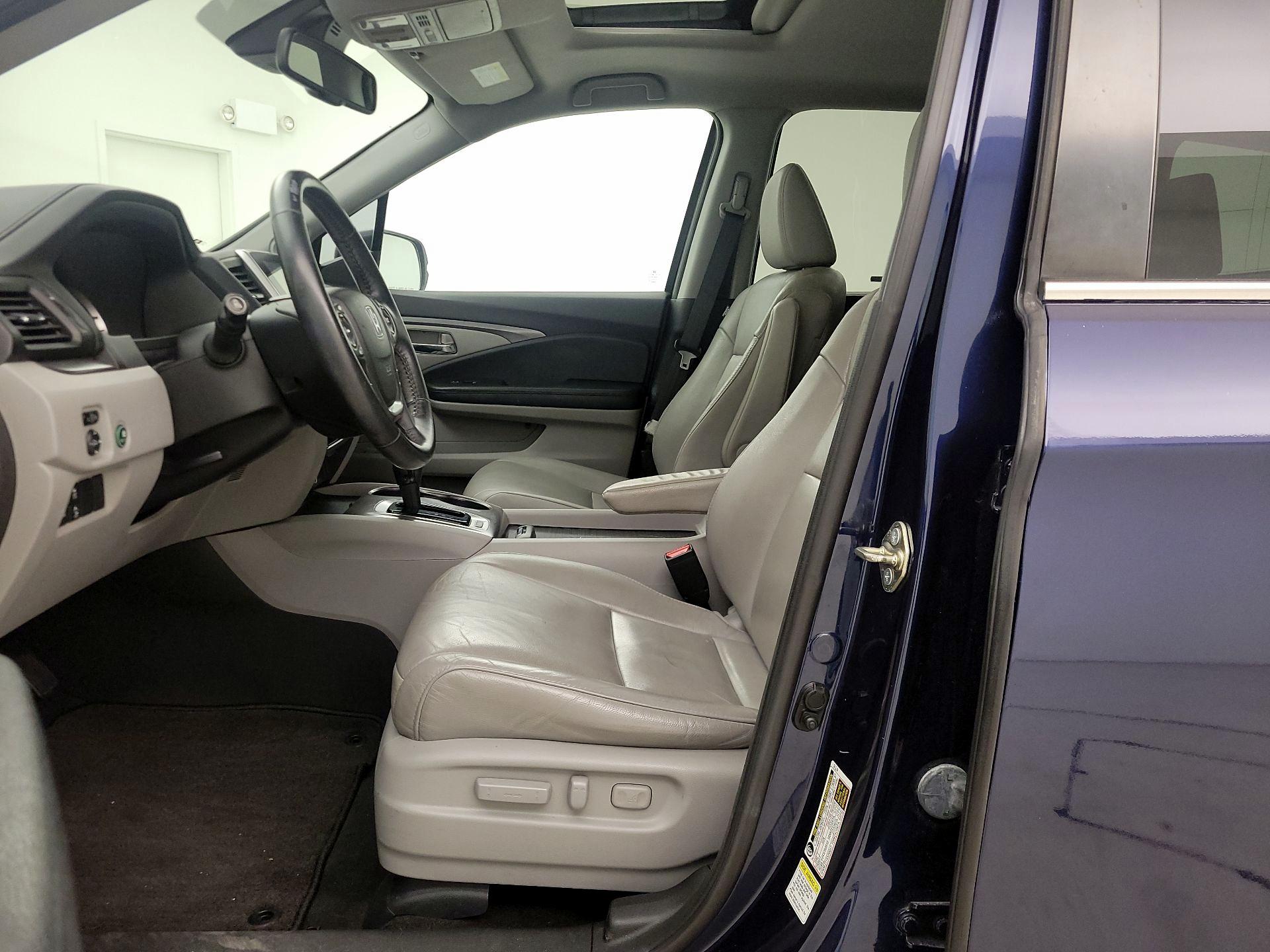 Thumbnail: 2016 Honda Pilot - 11