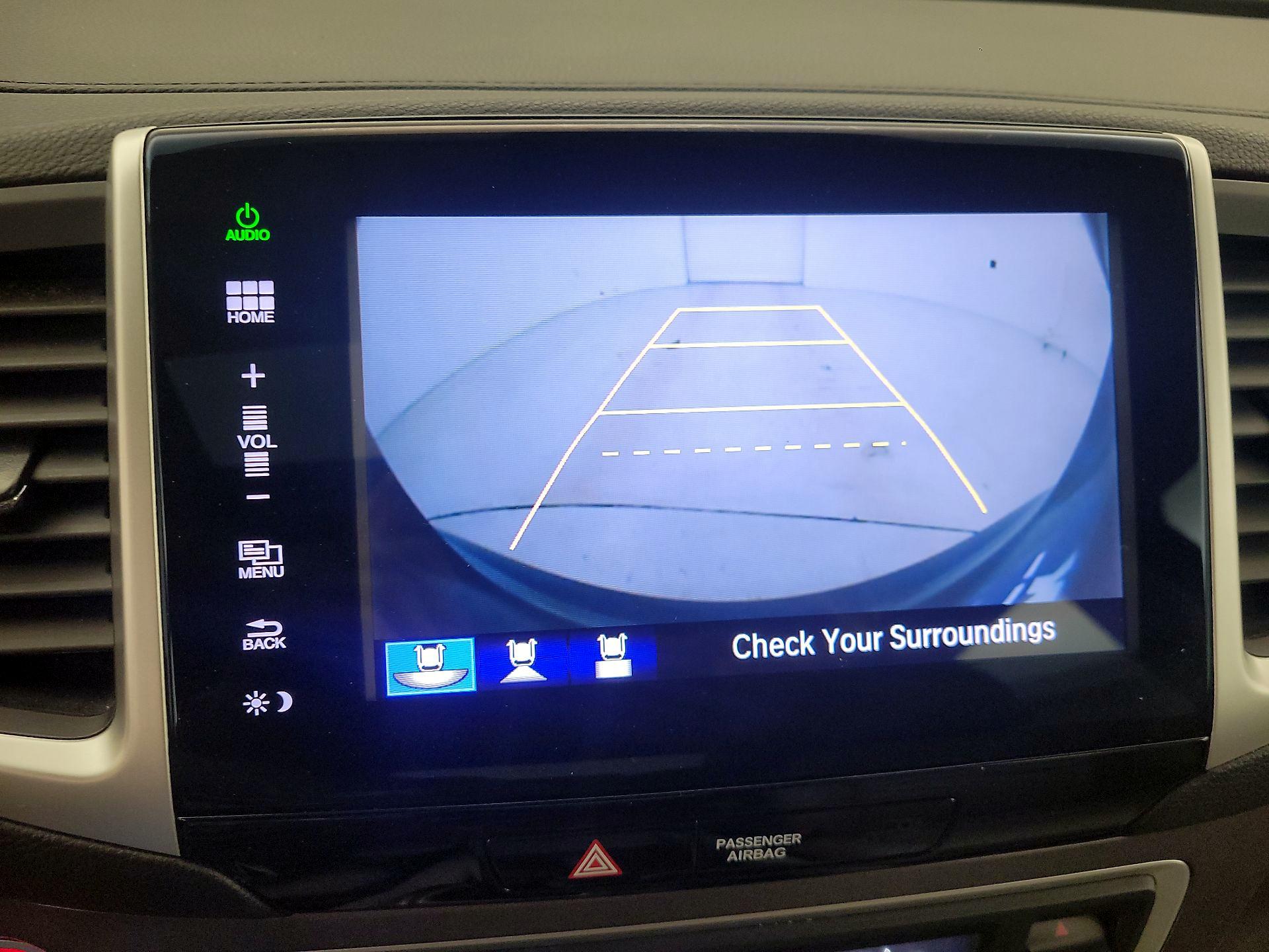 Thumbnail: 2016 Honda Pilot - 14