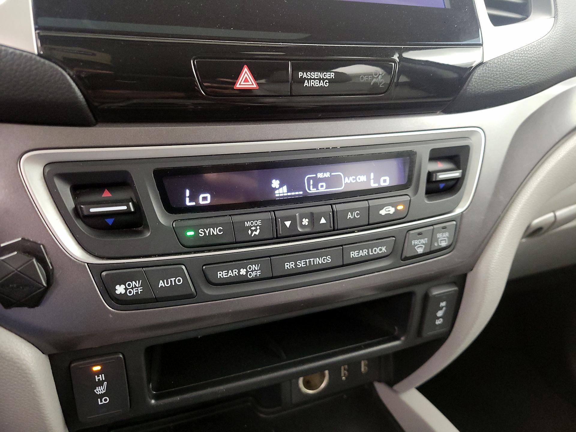 Thumbnail: 2016 Honda Pilot - 16