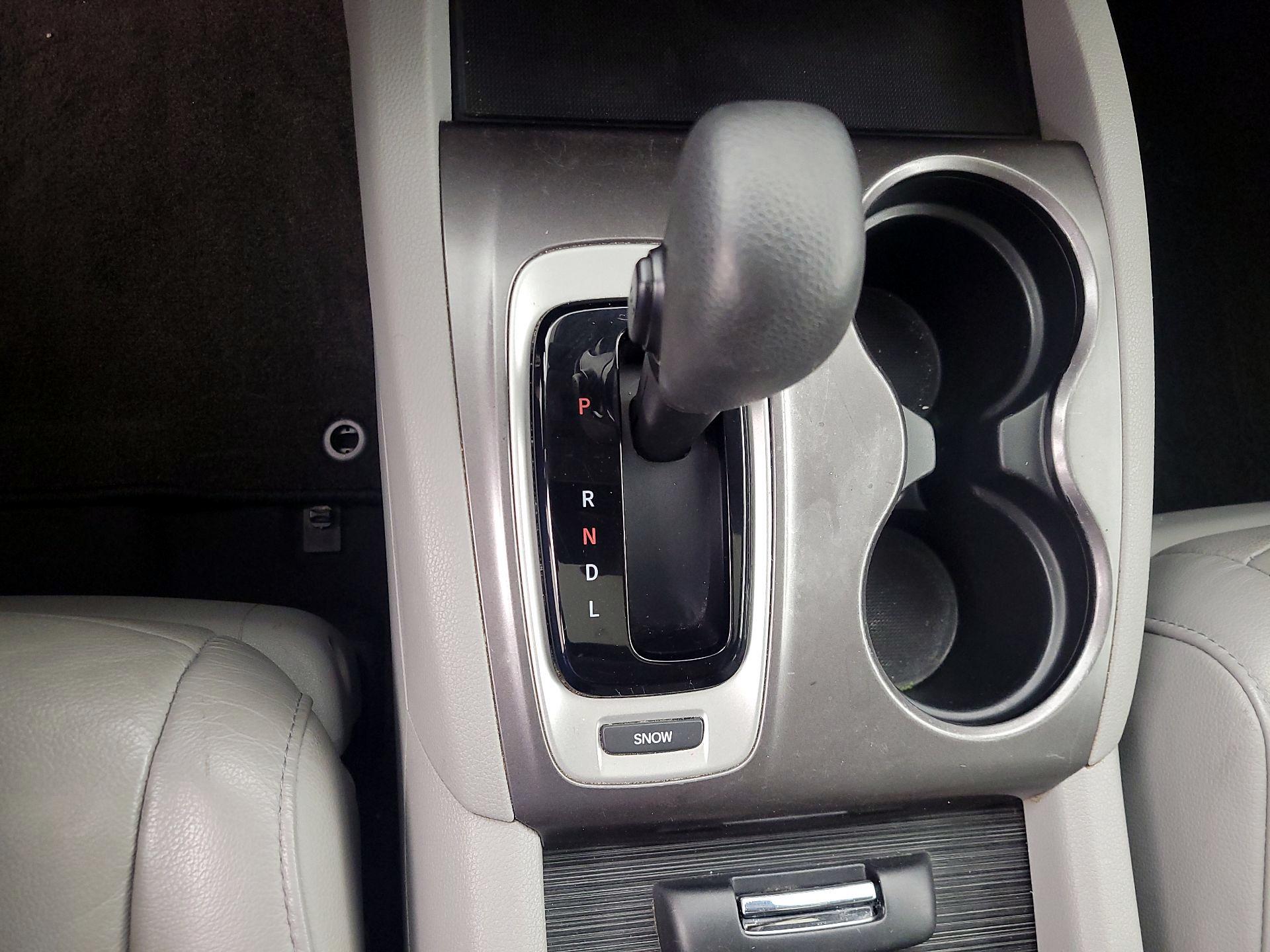 Thumbnail: 2016 Honda Pilot - 17