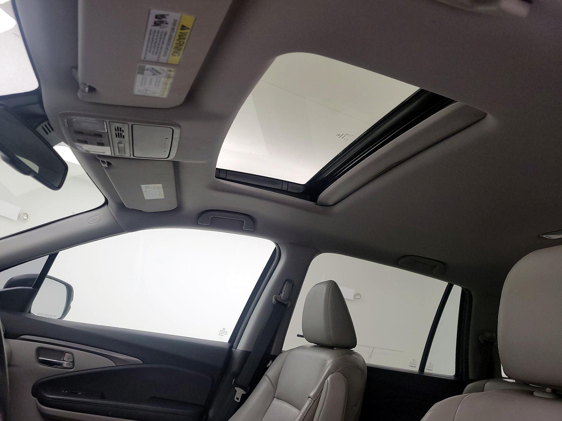 Thumbnail: 2016 Honda Pilot - 19