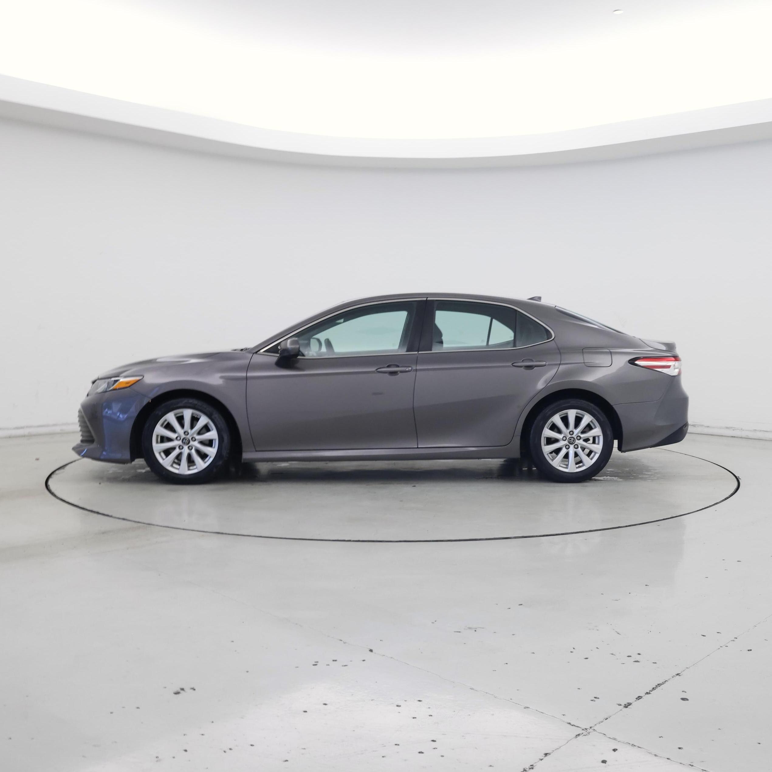 Thumbnail: 2019 Toyota Camry - 3