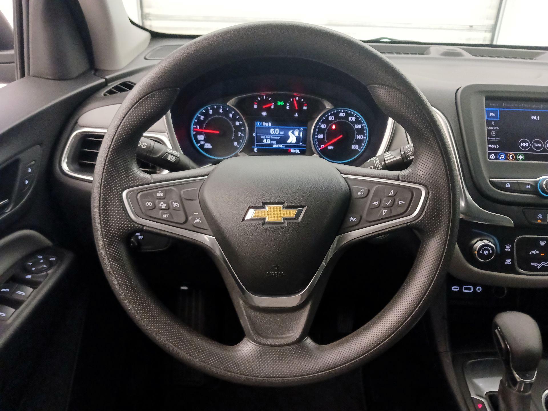 Thumbnail: 2022 Chevrolet Equinox - 10