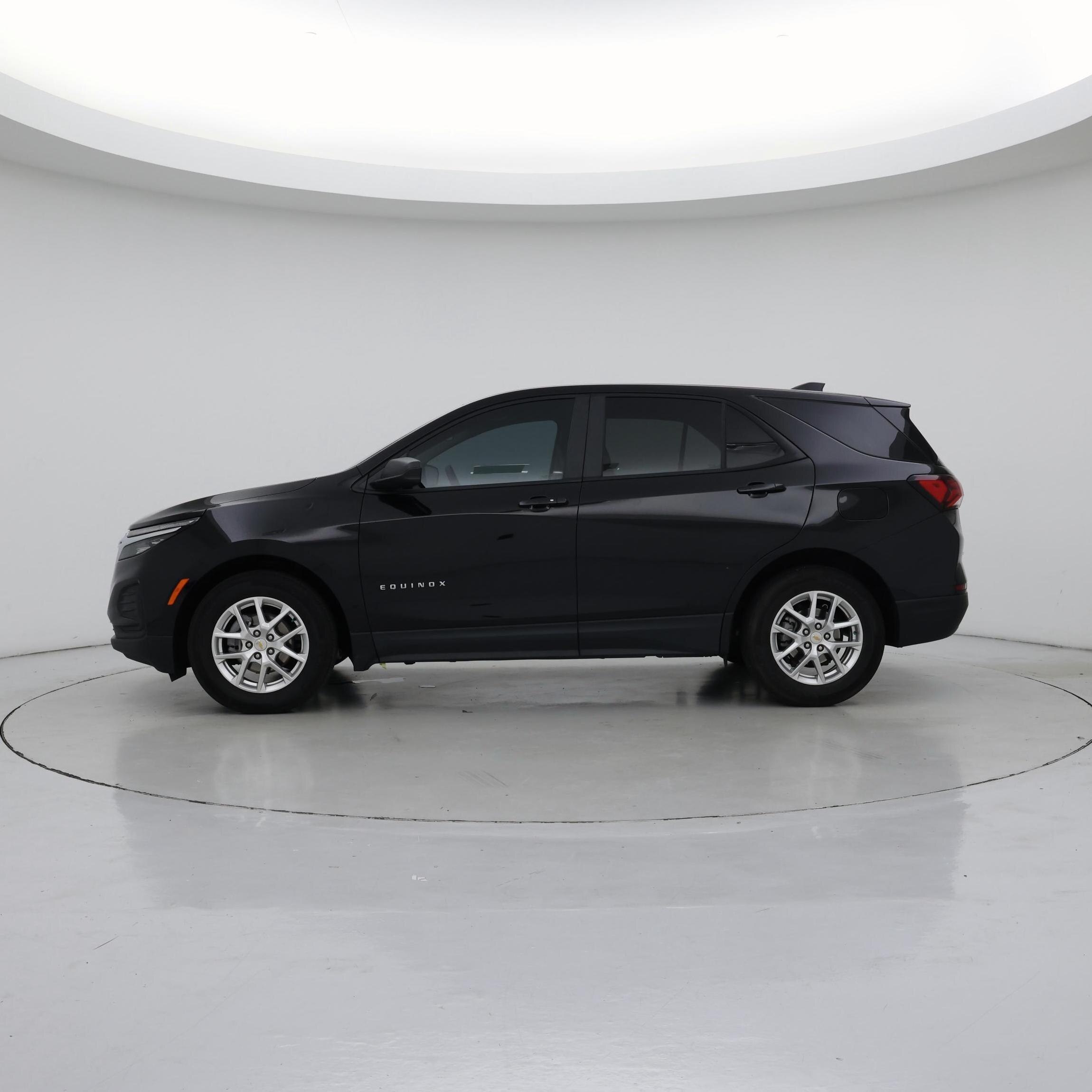 Thumbnail: 2022 Chevrolet Equinox - 3