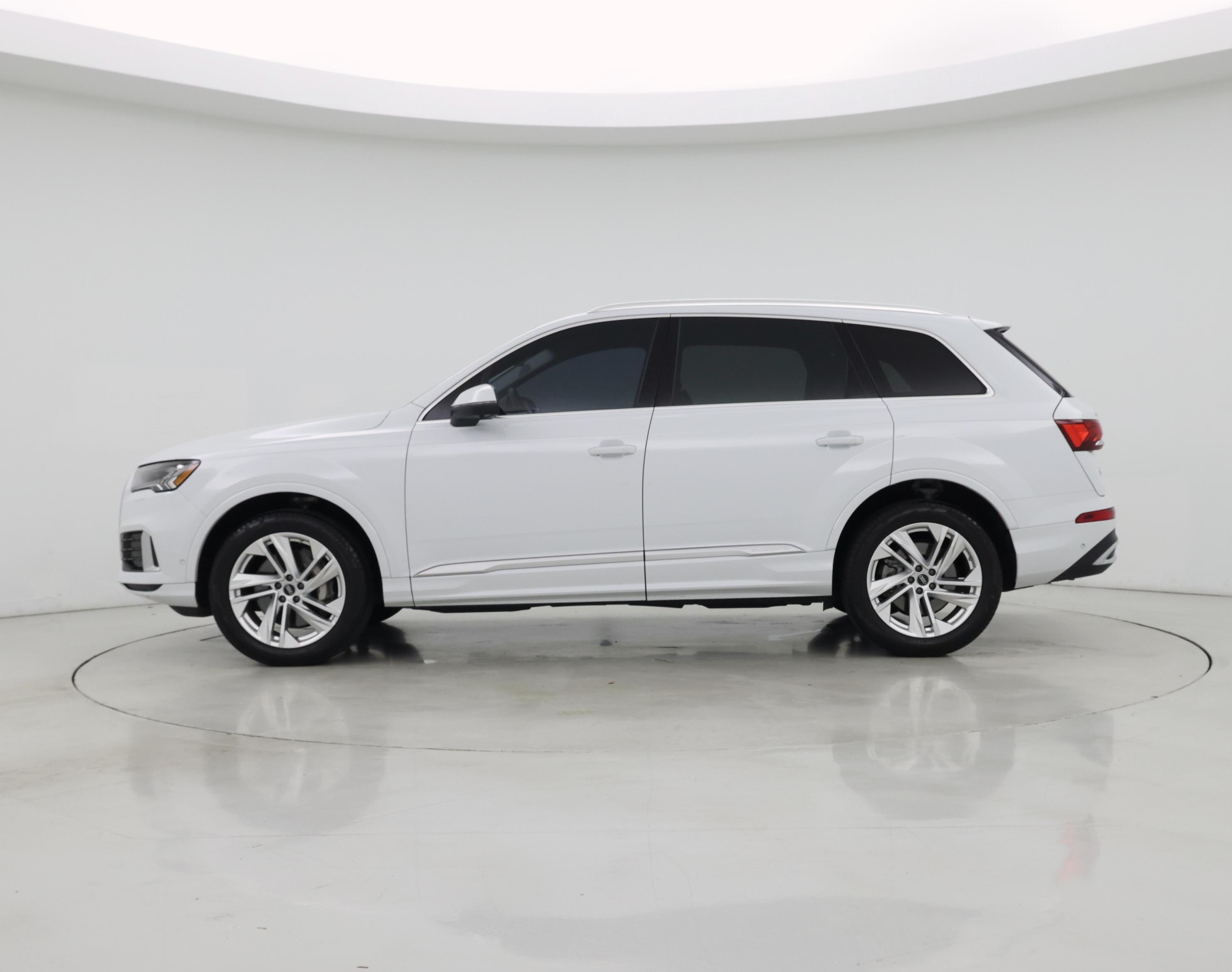 Thumbnail: 2023 Audi Q7 - 3