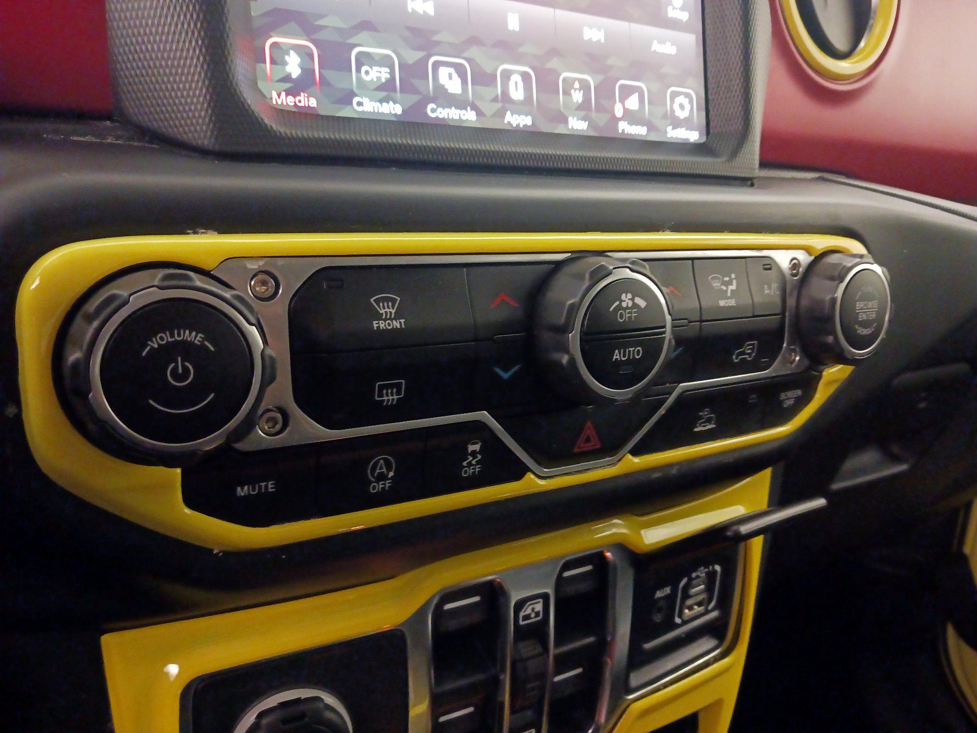 Thumbnail: 2022 Jeep Wrangler - 17