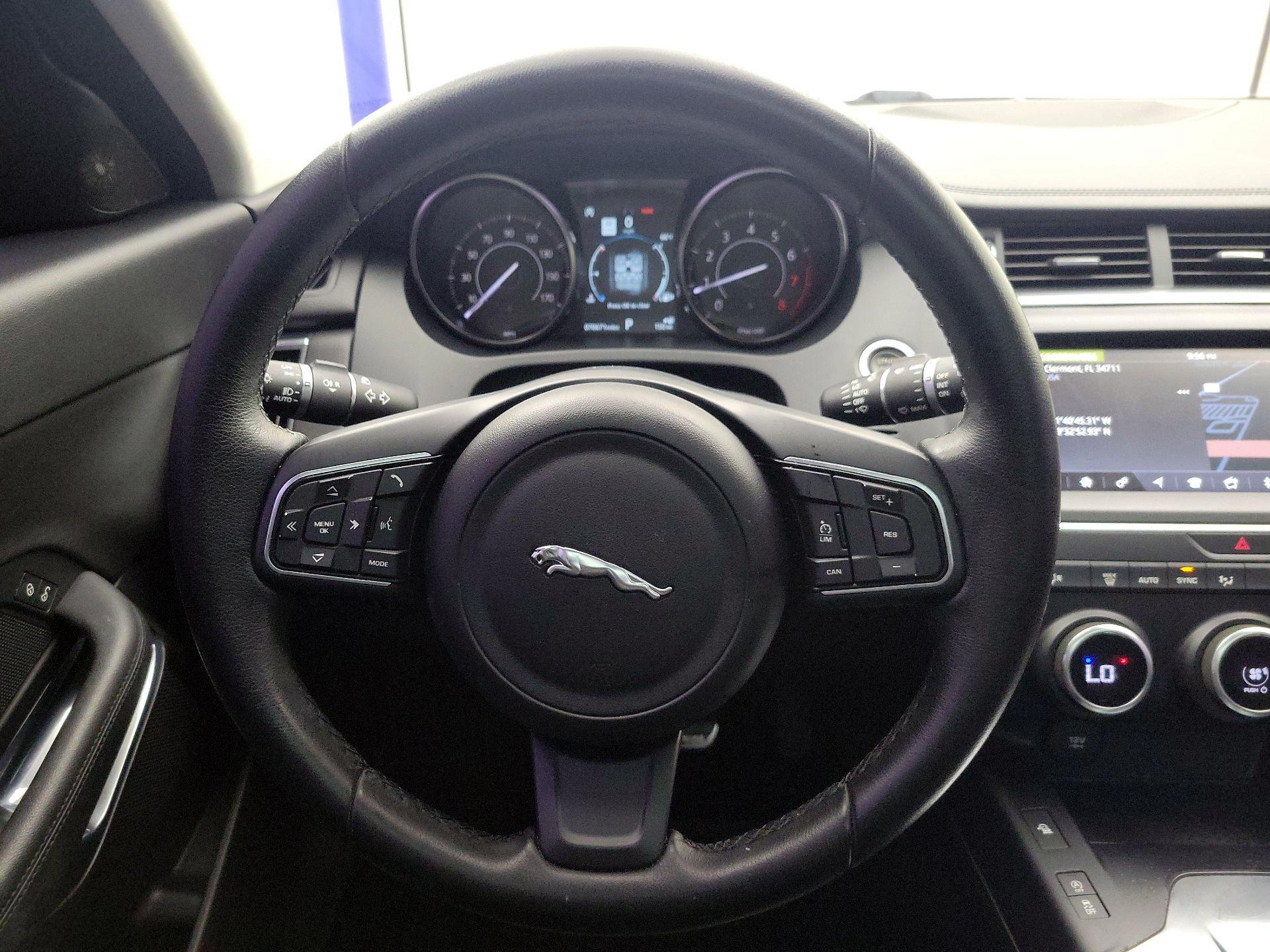 Thumbnail: 2019 Jaguar E-Pace - 10