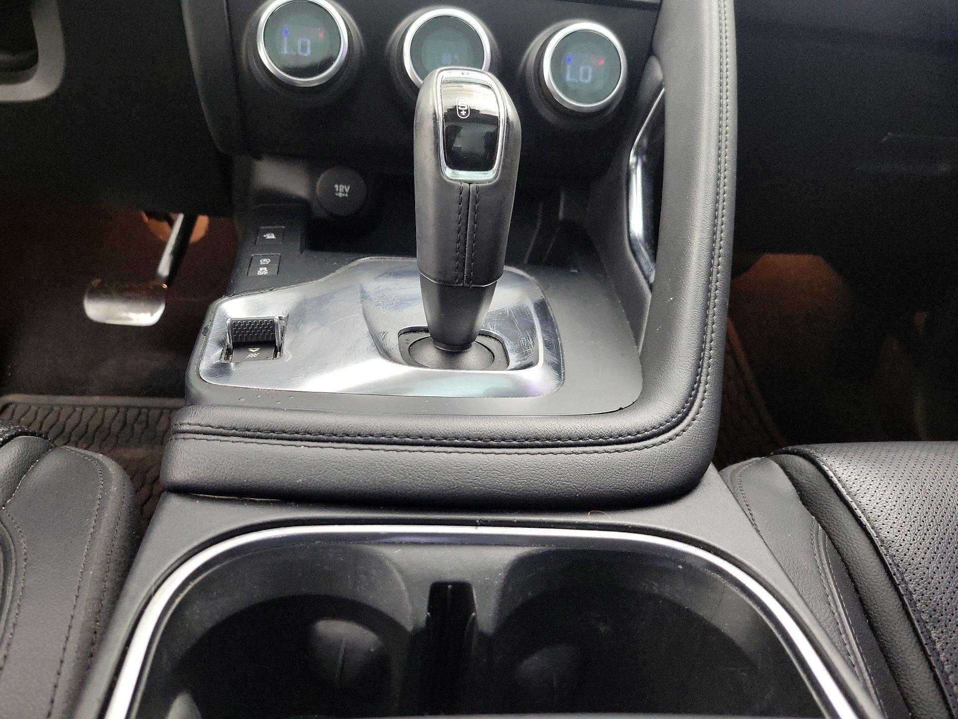 Thumbnail: 2019 Jaguar E-Pace - 18