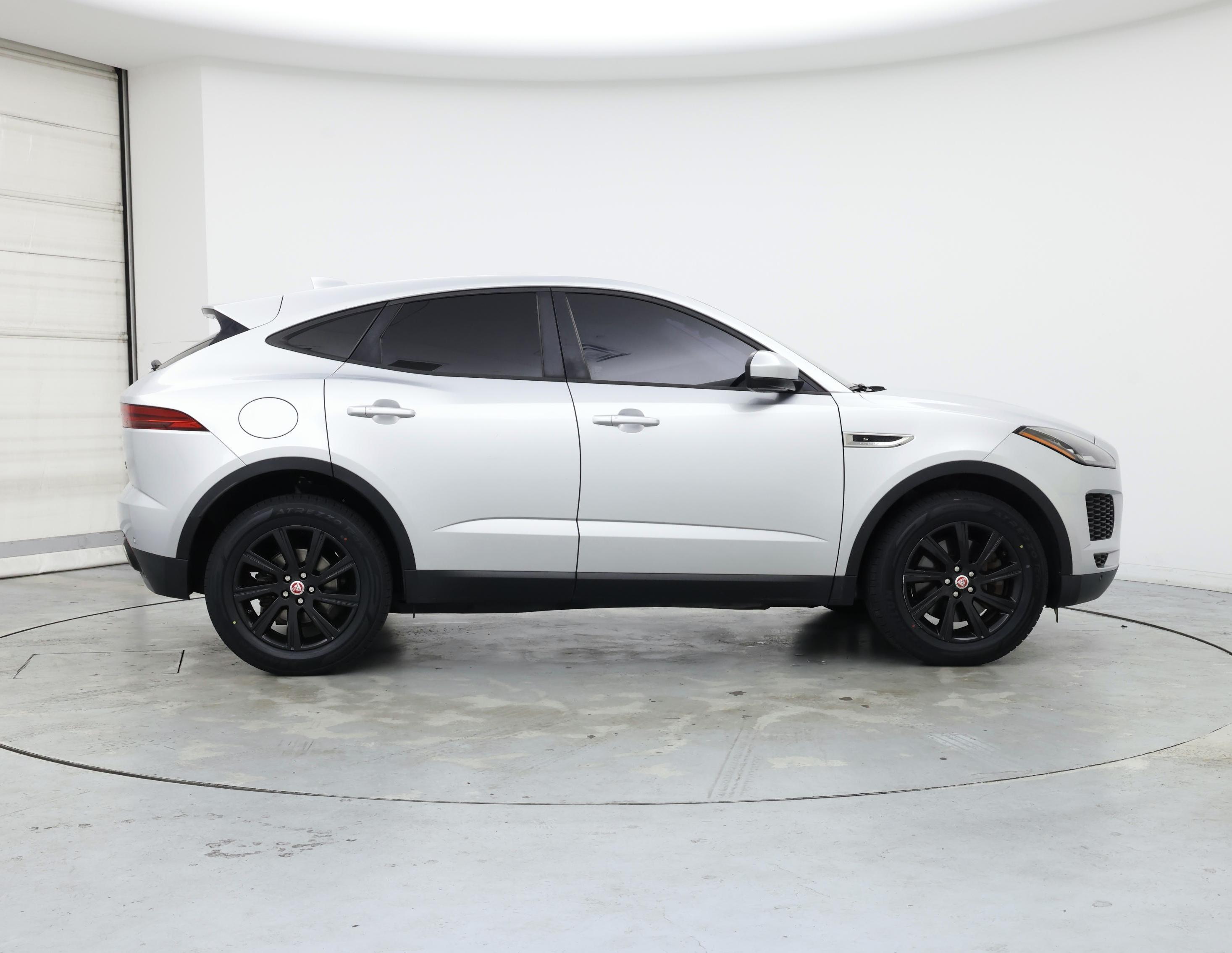 Thumbnail: 2019 Jaguar E-Pace - 7