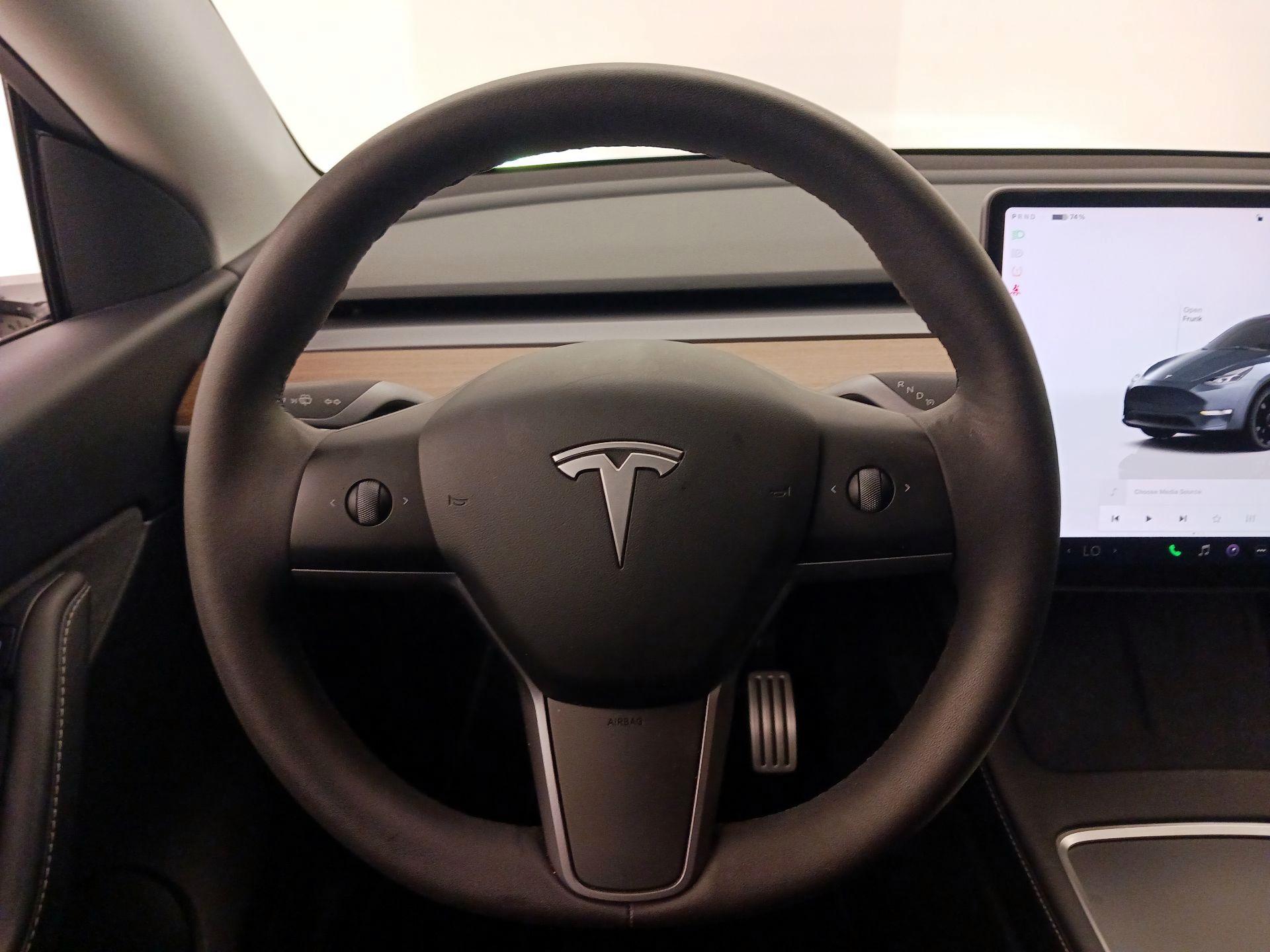 Thumbnail: 2022 Tesla Model Y - 10