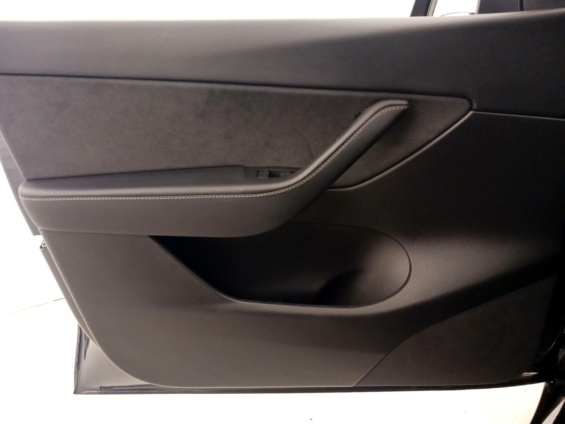 Thumbnail: 2022 Tesla Model Y - 12