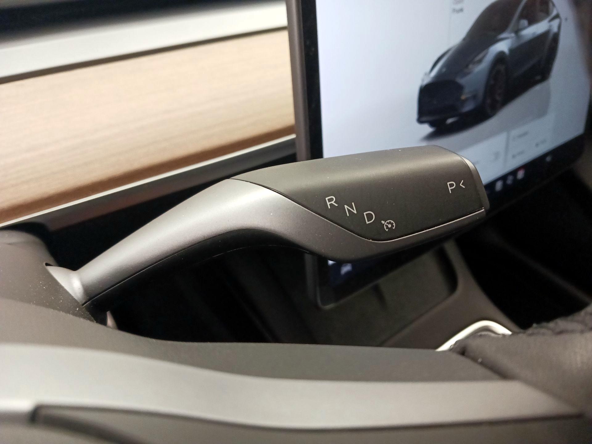 Thumbnail: 2022 Tesla Model Y - 17