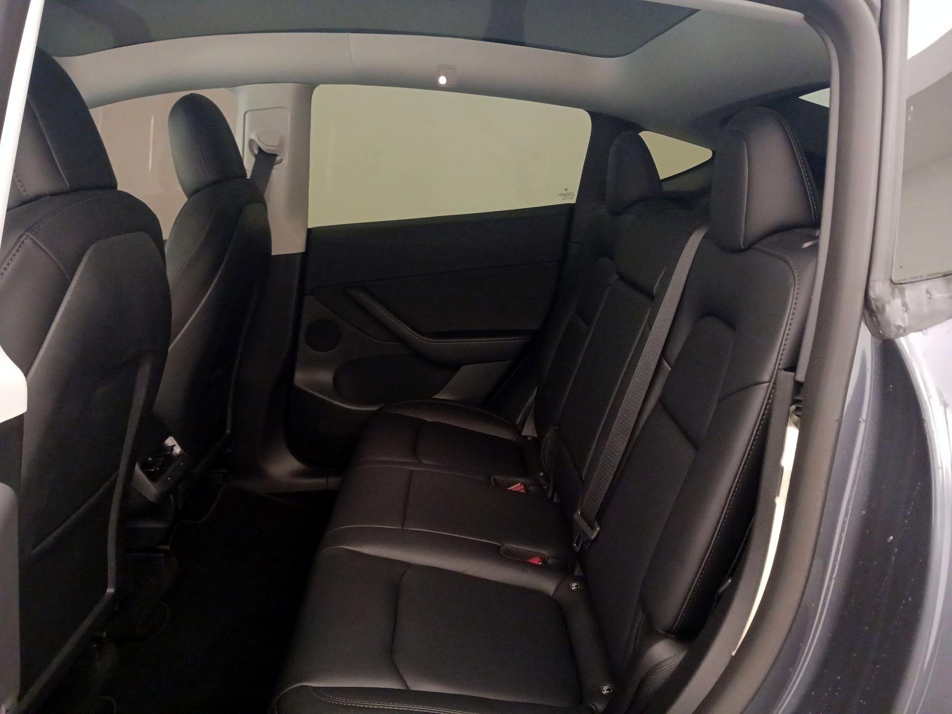 Thumbnail: 2022 Tesla Model Y - 18