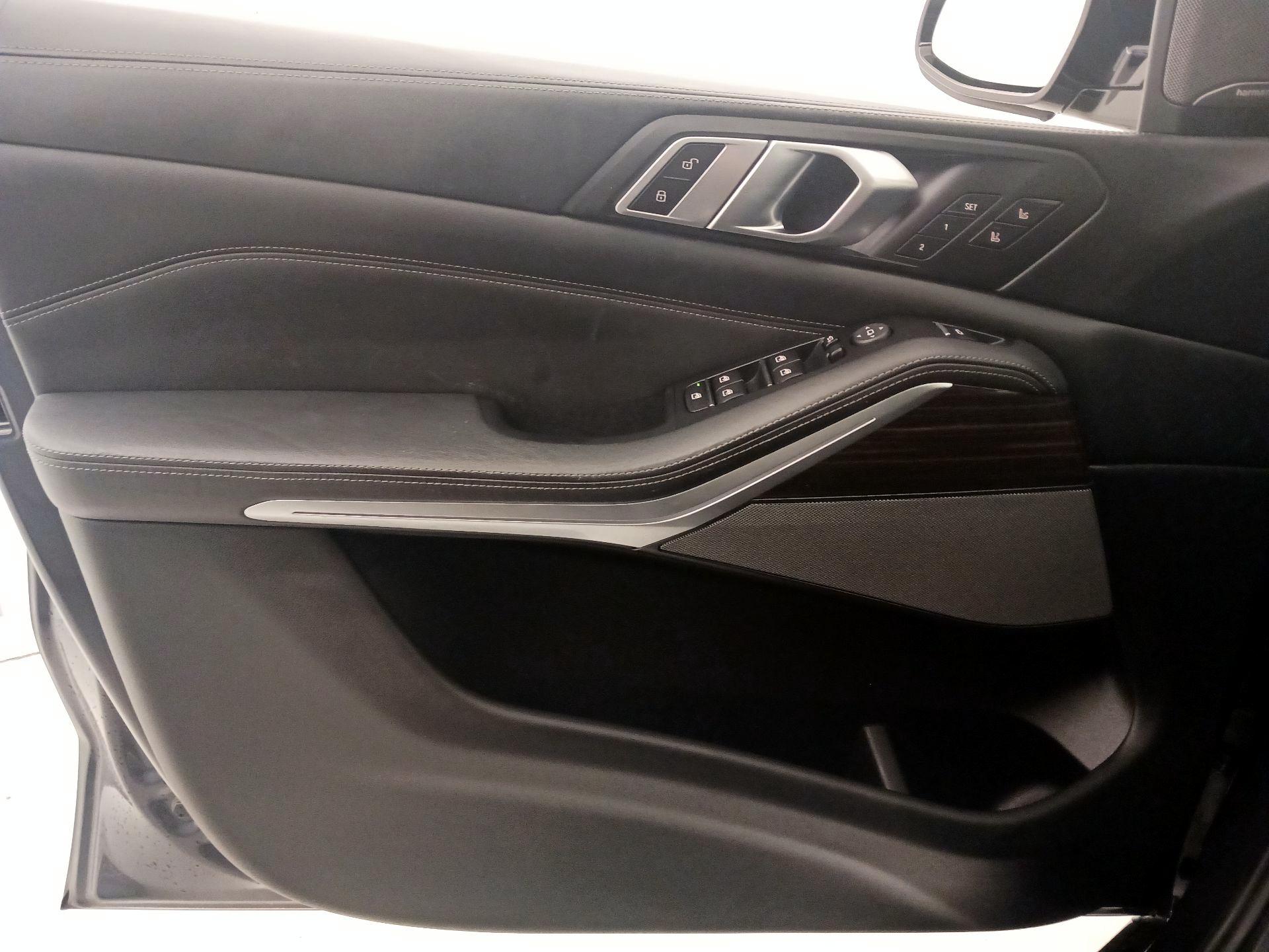Thumbnail: 2020 BMW X5 - 12