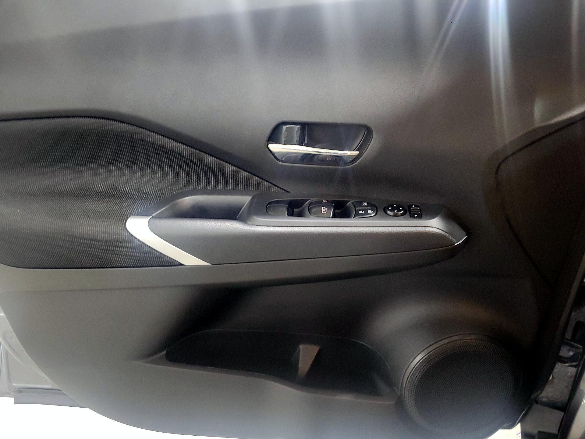 Thumbnail: 2023 Nissan Kicks - 12