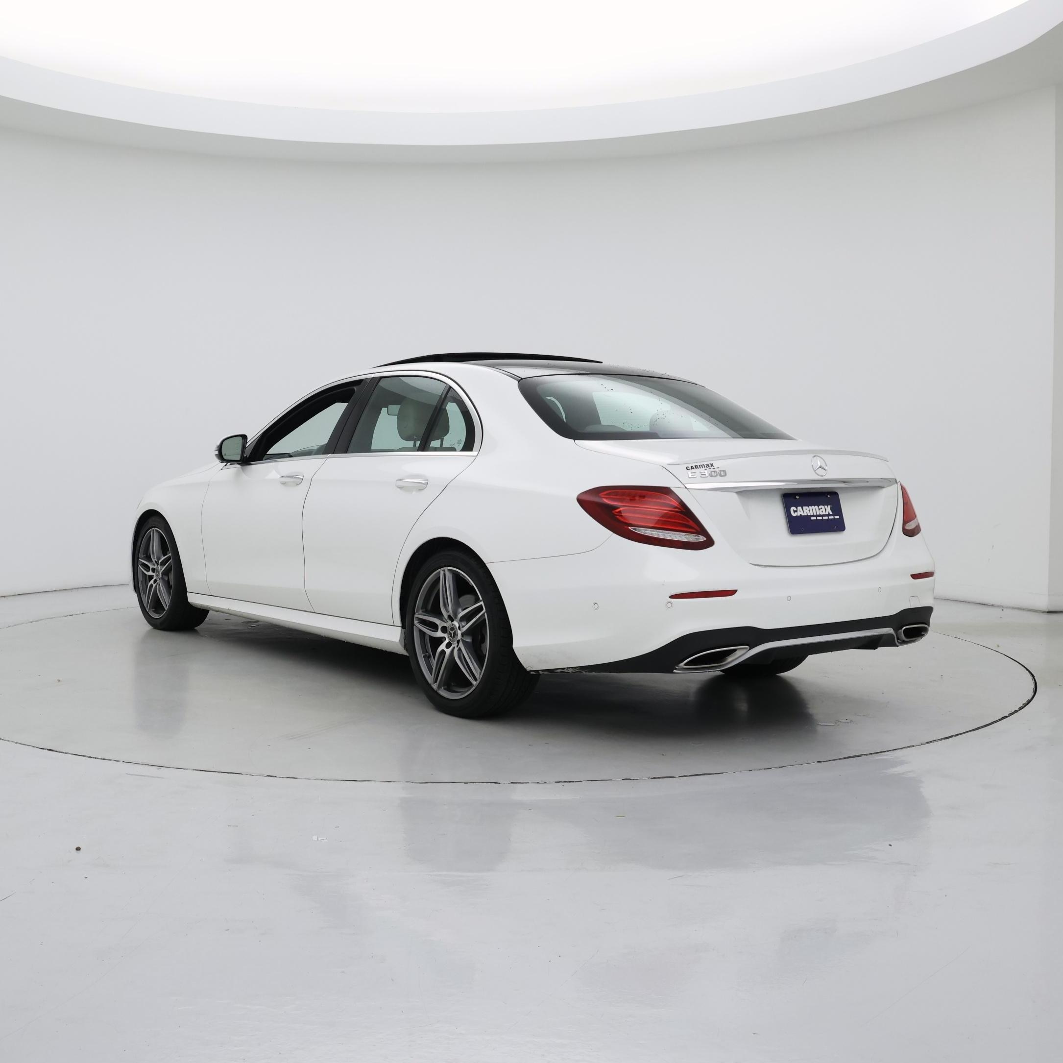 Thumbnail: 2019 Mercedes-Benz E-Class - 2