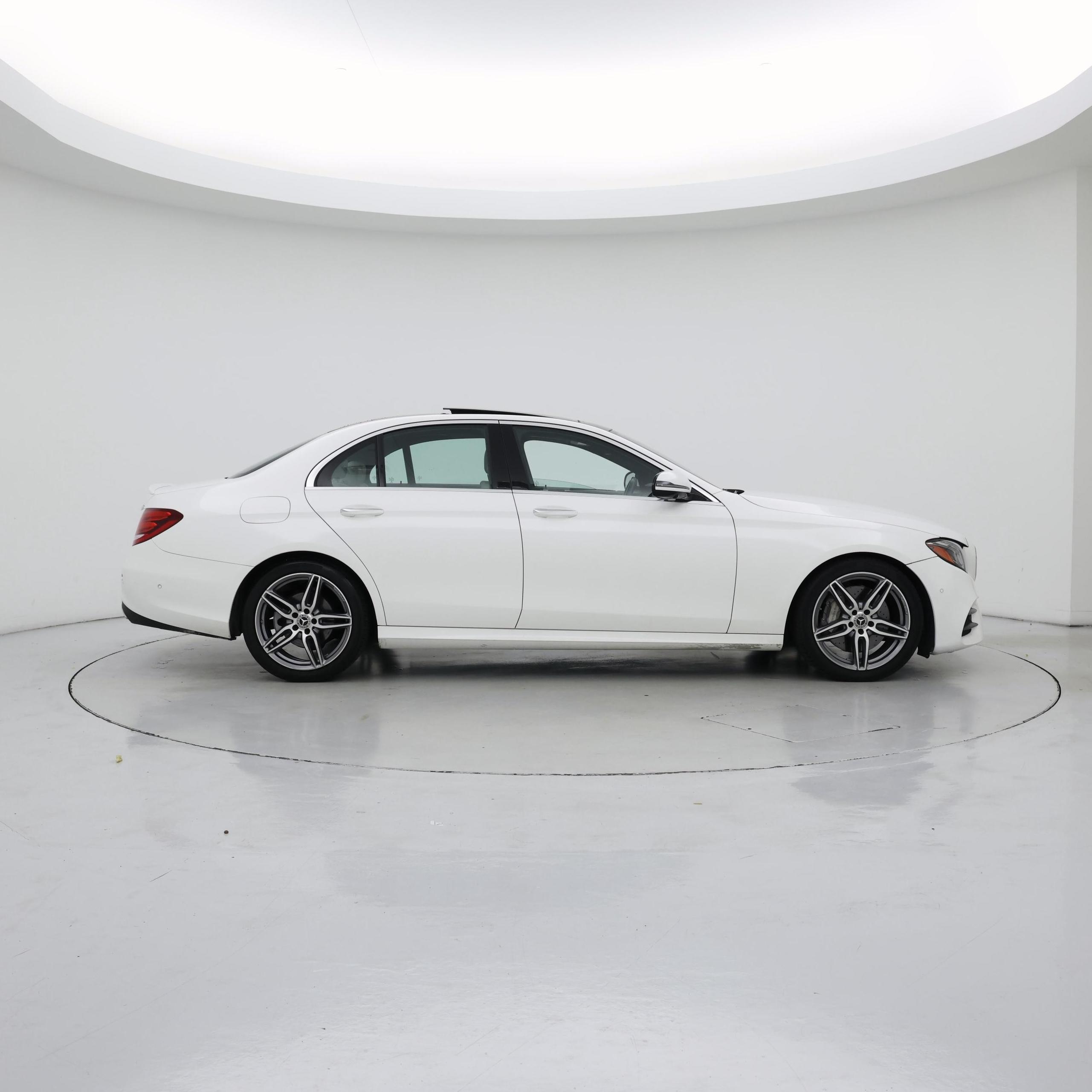 Thumbnail: 2019 Mercedes-Benz E-Class - 7