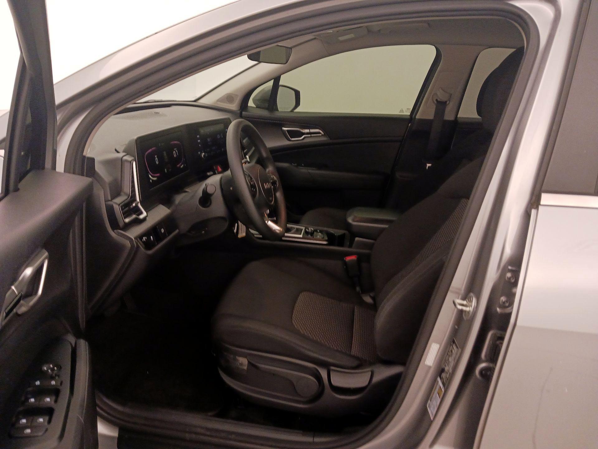 Thumbnail: 2023 Kia Sportage - 11