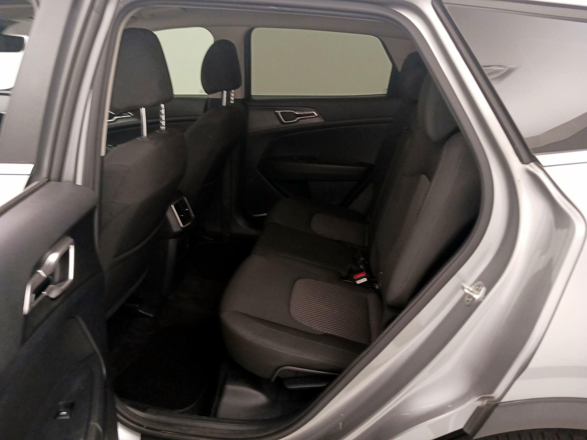Thumbnail: 2023 Kia Sportage - 19