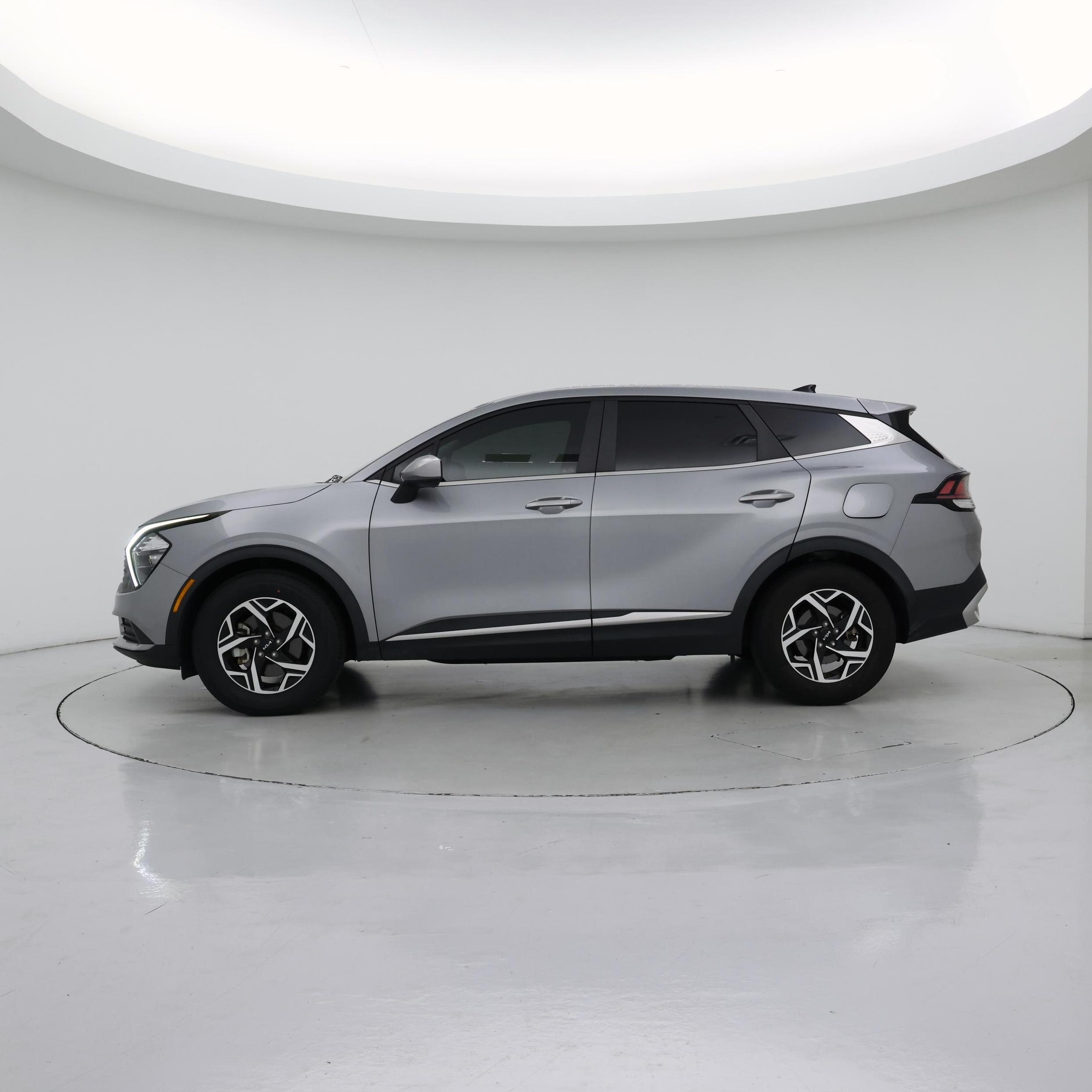 Thumbnail: 2023 Kia Sportage - 3
