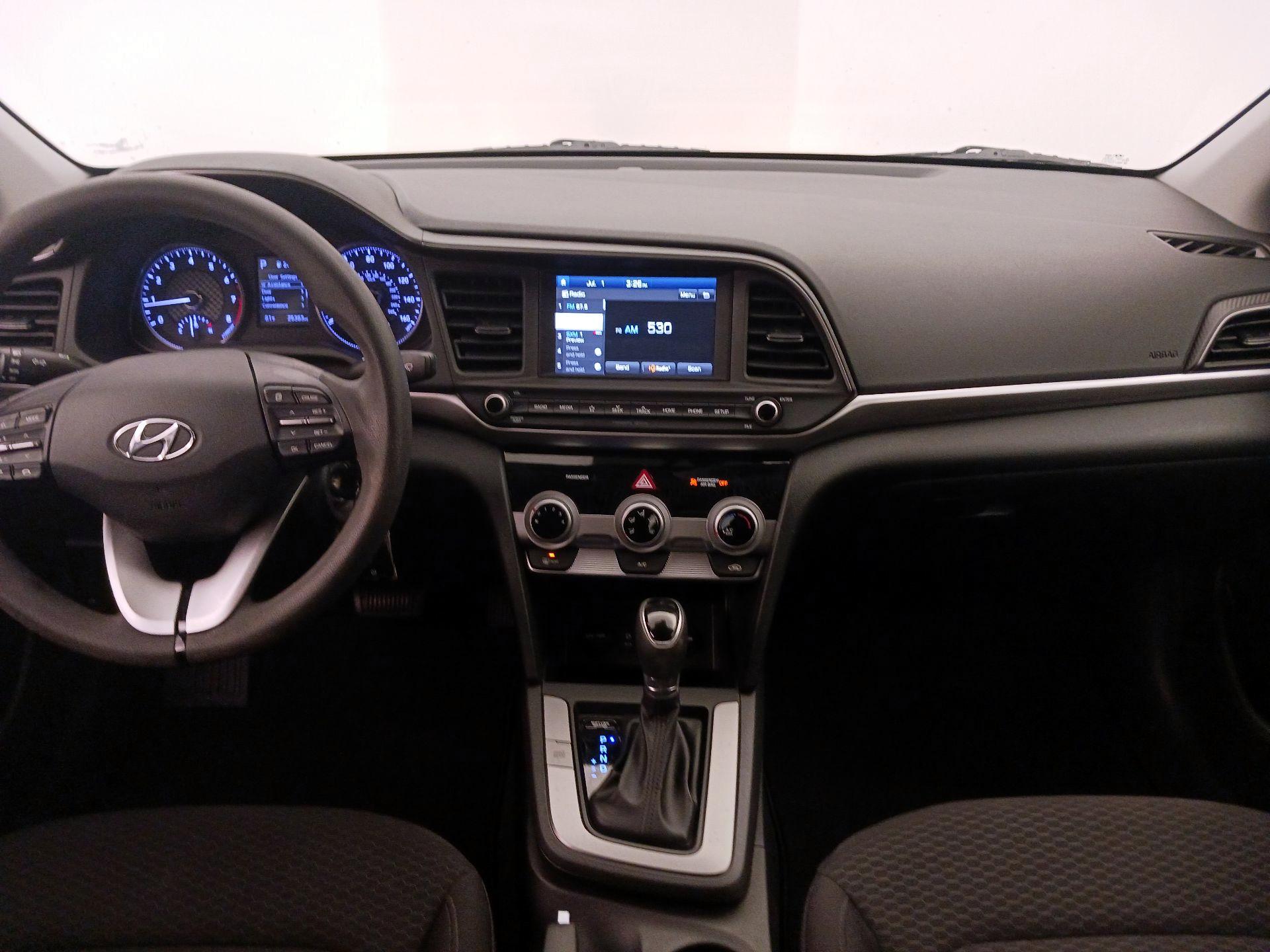 Thumbnail: 2019 Hyundai Elantra - 9