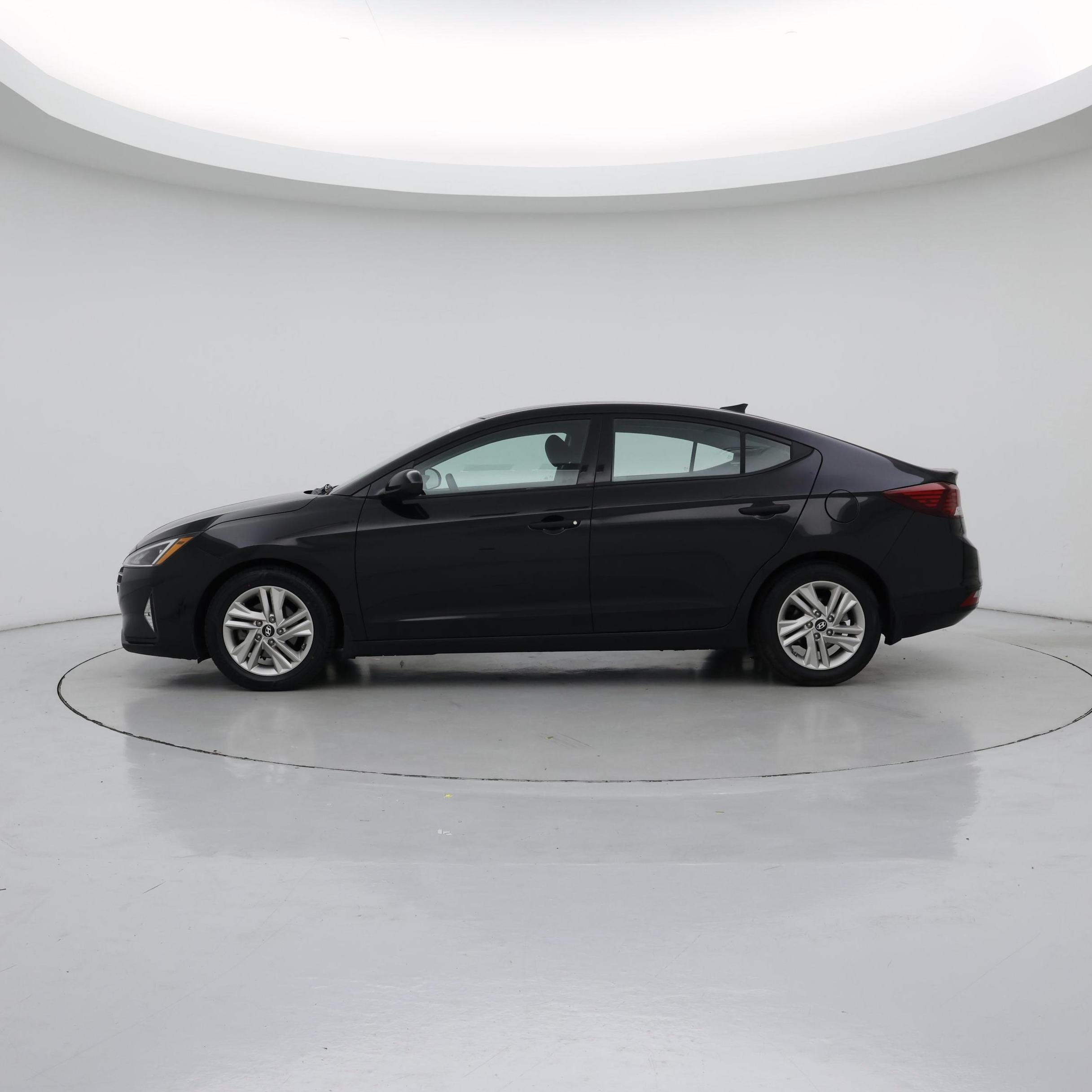 Thumbnail: 2019 Hyundai Elantra - 3