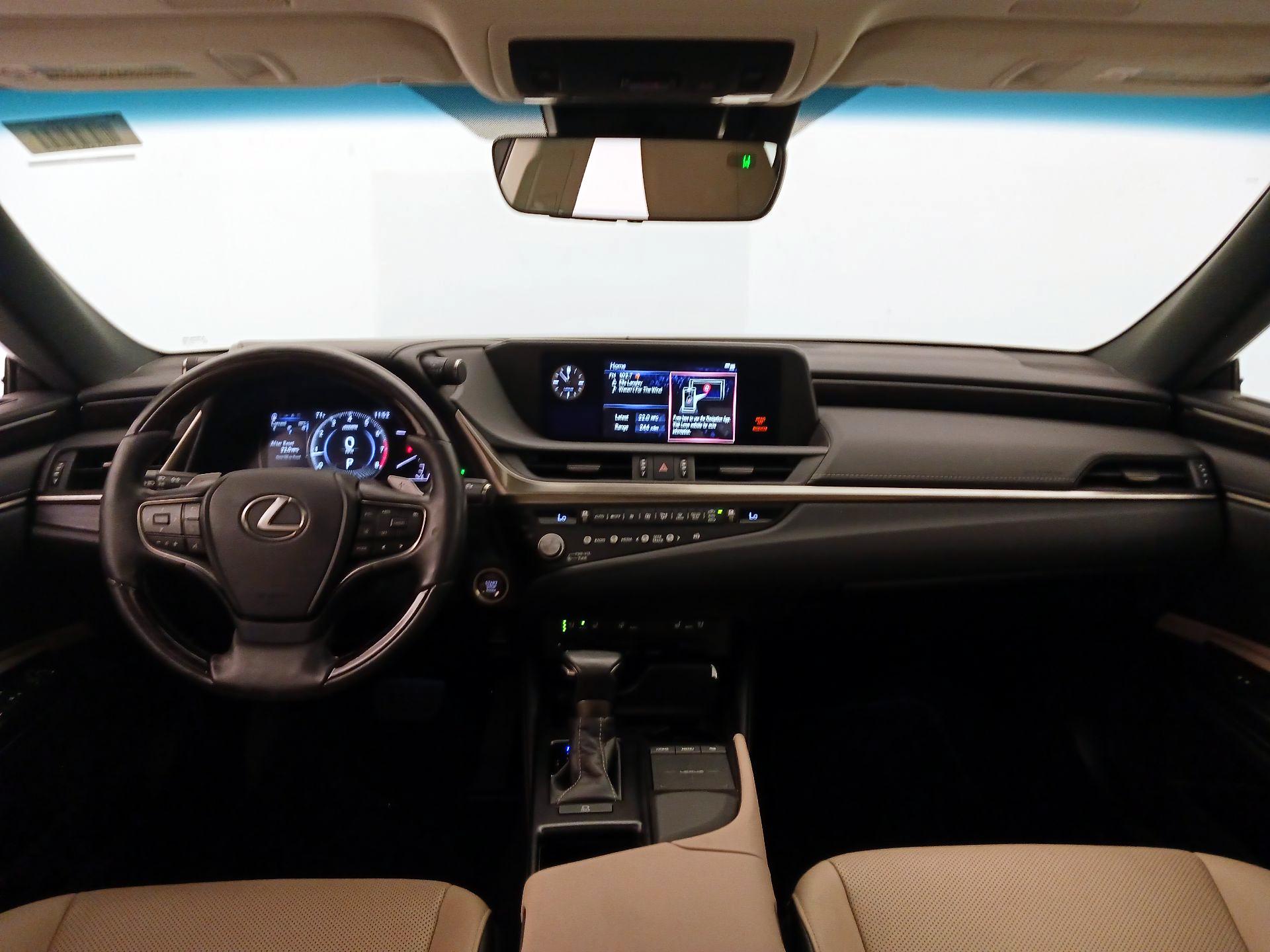 Thumbnail: 2021 Lexus ES - 9