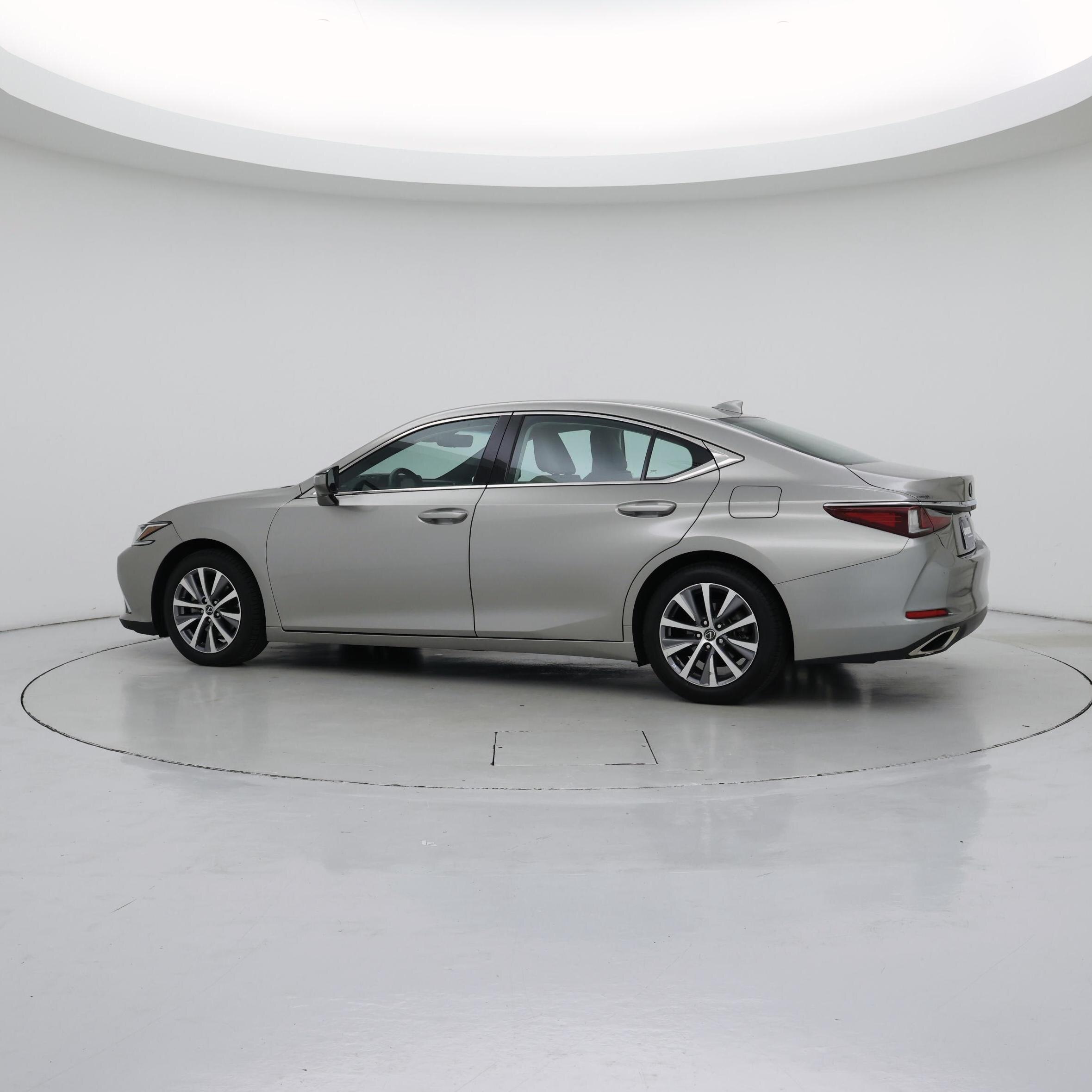 Thumbnail: 2021 Lexus ES - 3