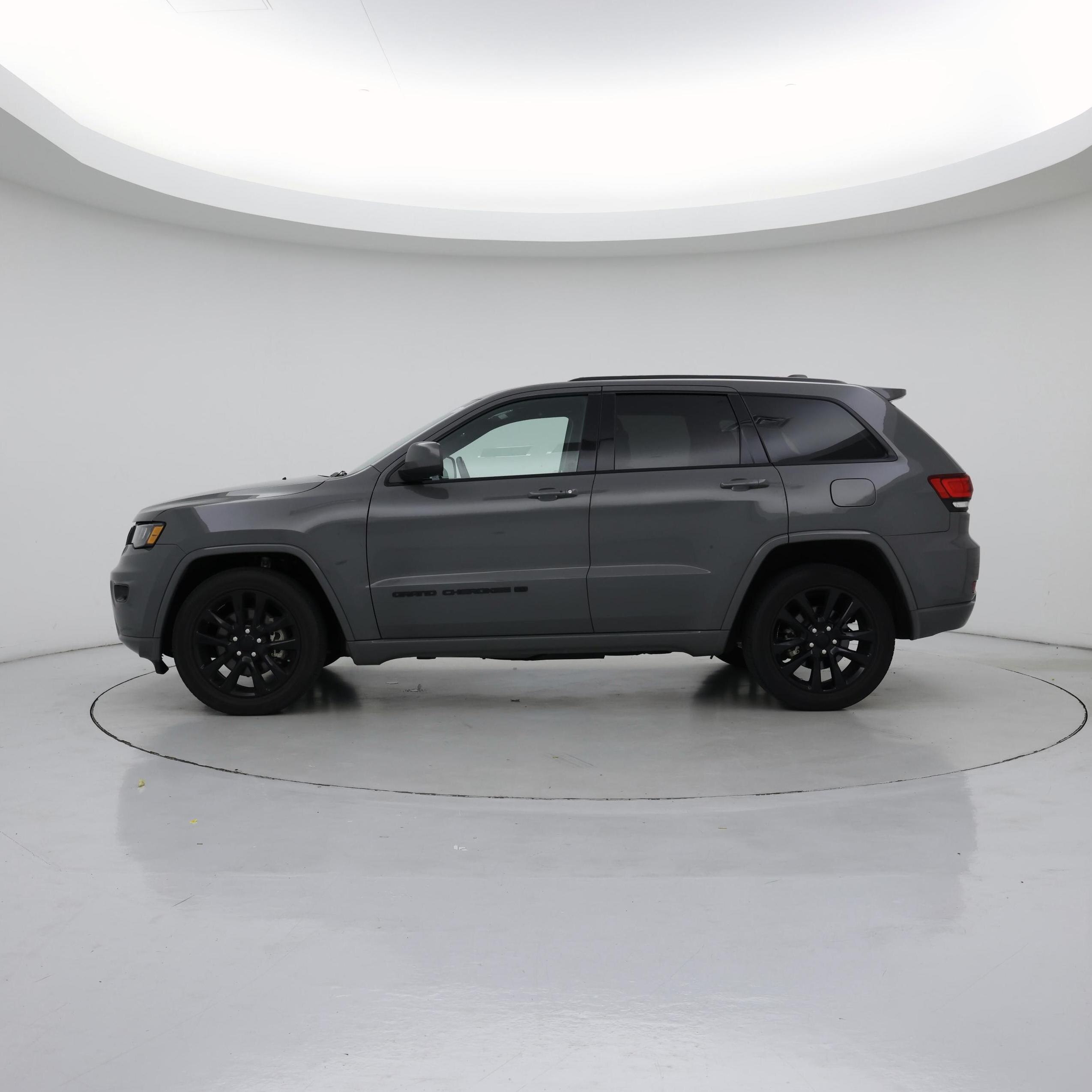 Thumbnail: 2022 Jeep Grand Cherokee - 3