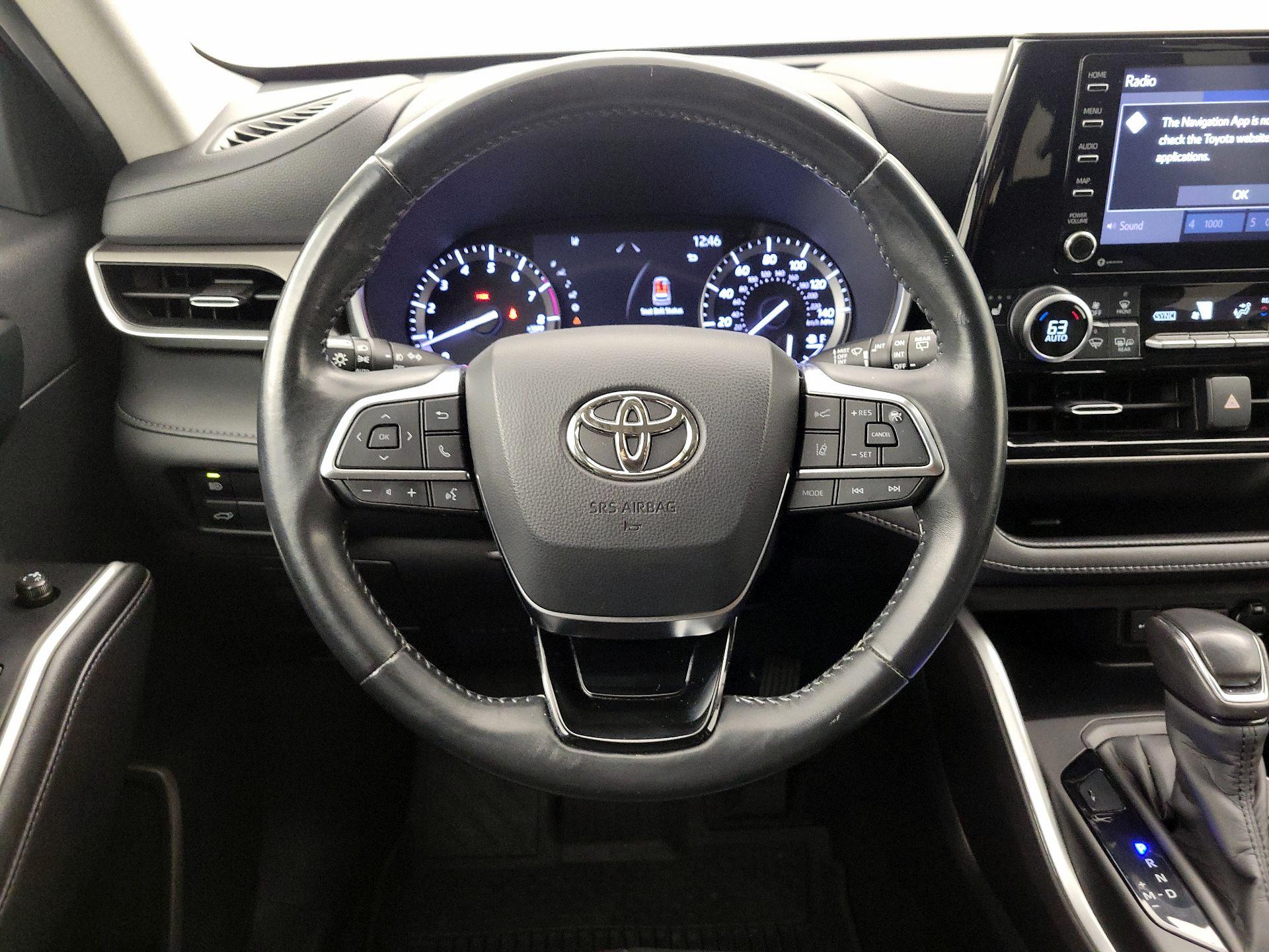 Thumbnail: 2020 Toyota Highlander - 10