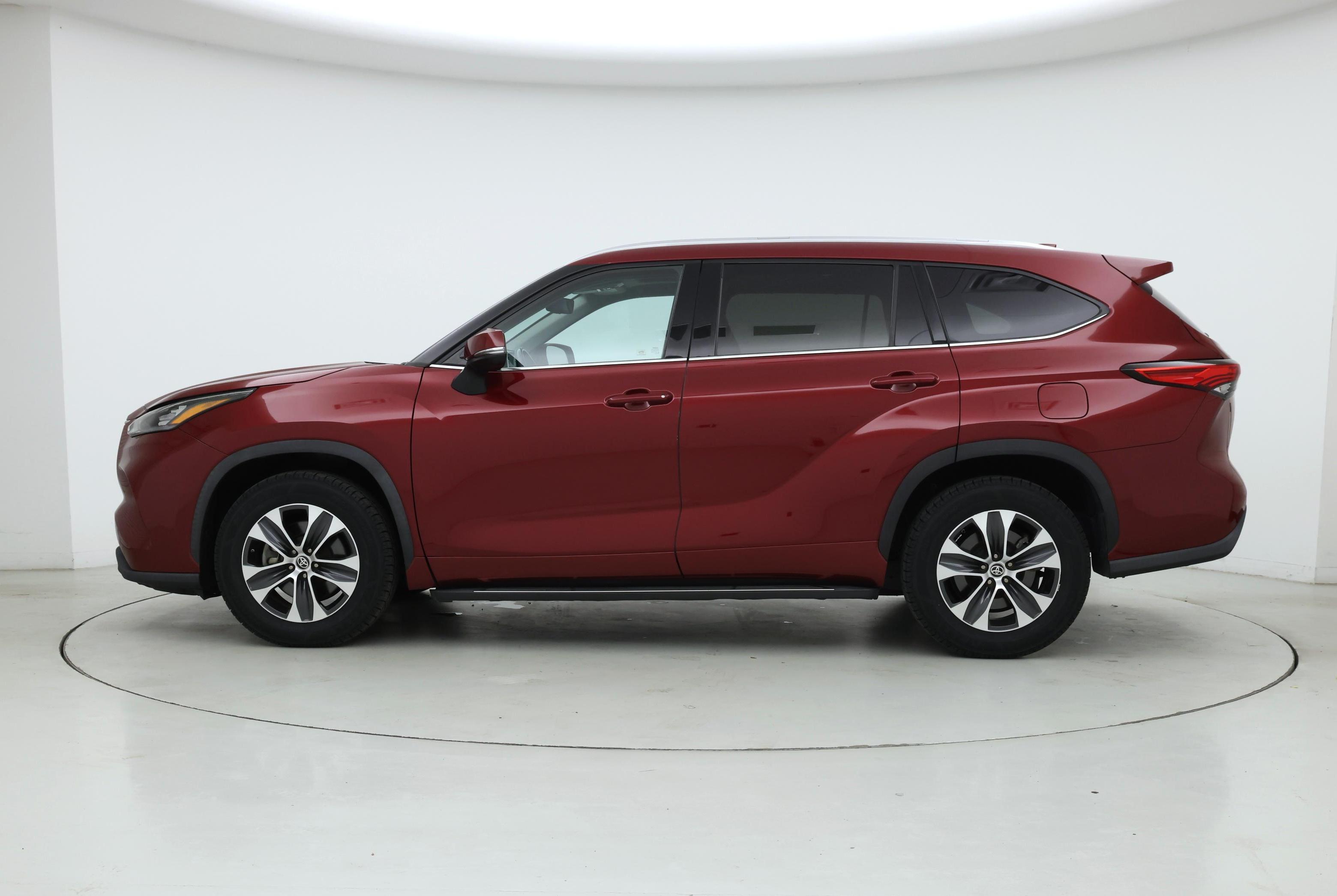 Thumbnail: 2020 Toyota Highlander - 3