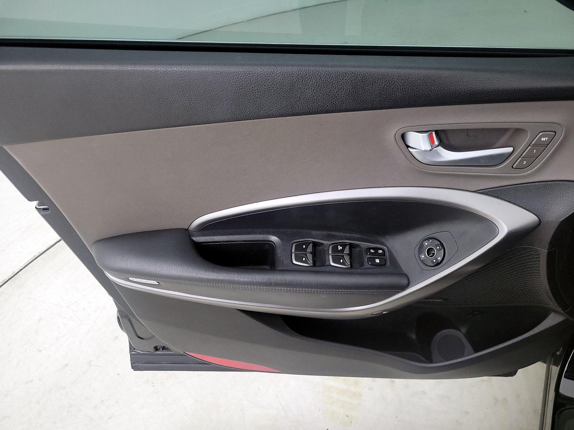 Thumbnail: 2014 Hyundai Santa Fe - 12
