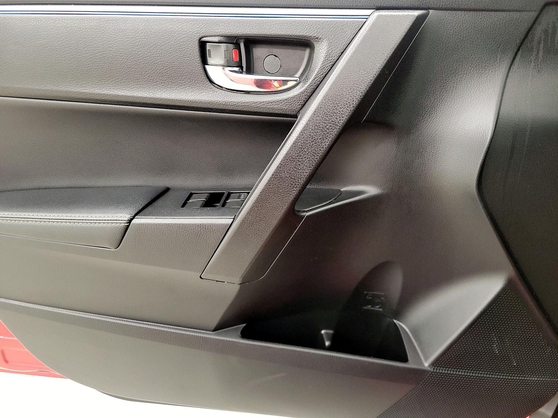 Thumbnail: 2015 Toyota Corolla - 12