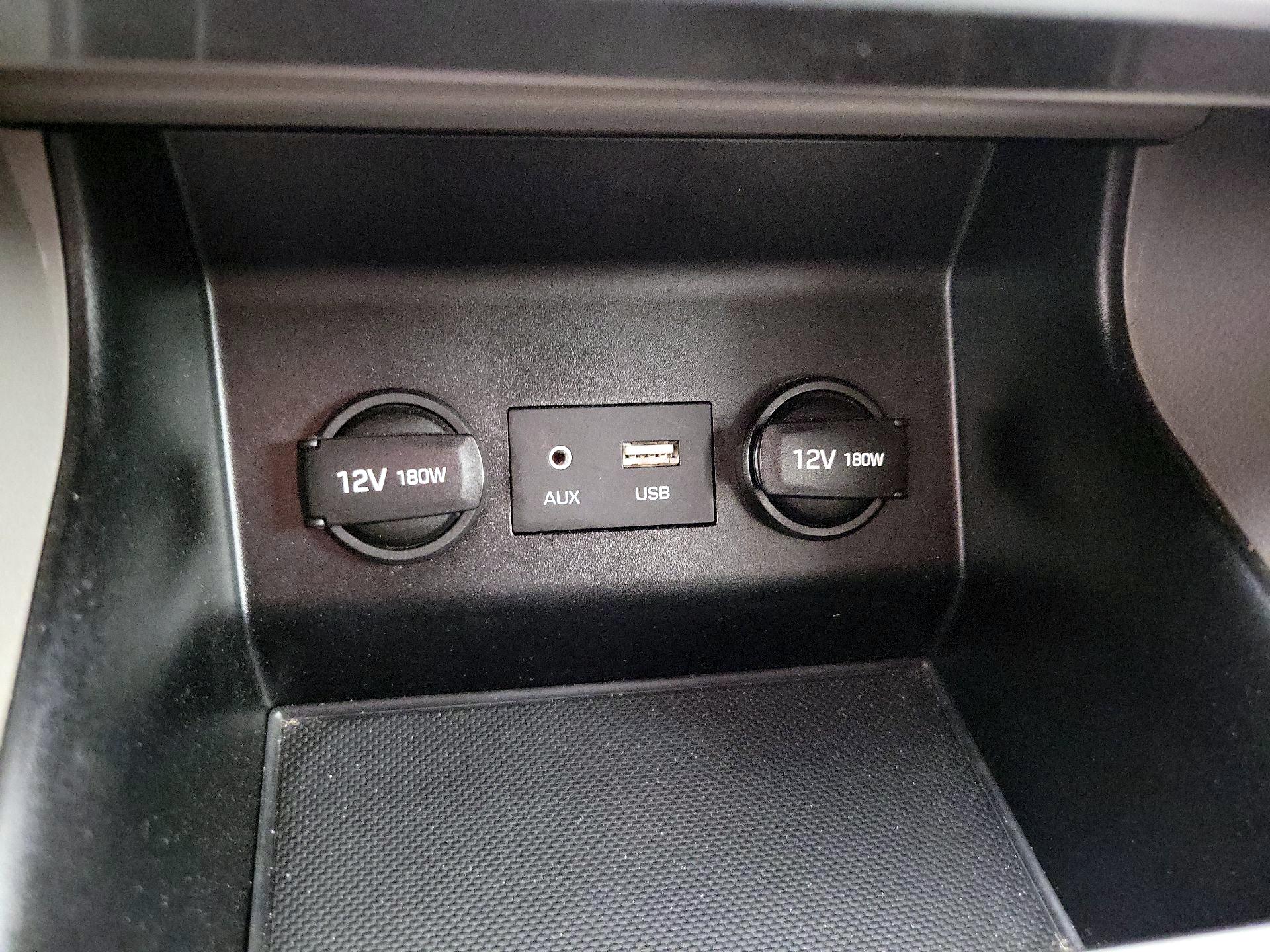 Thumbnail: 2019 Hyundai Elantra - 17