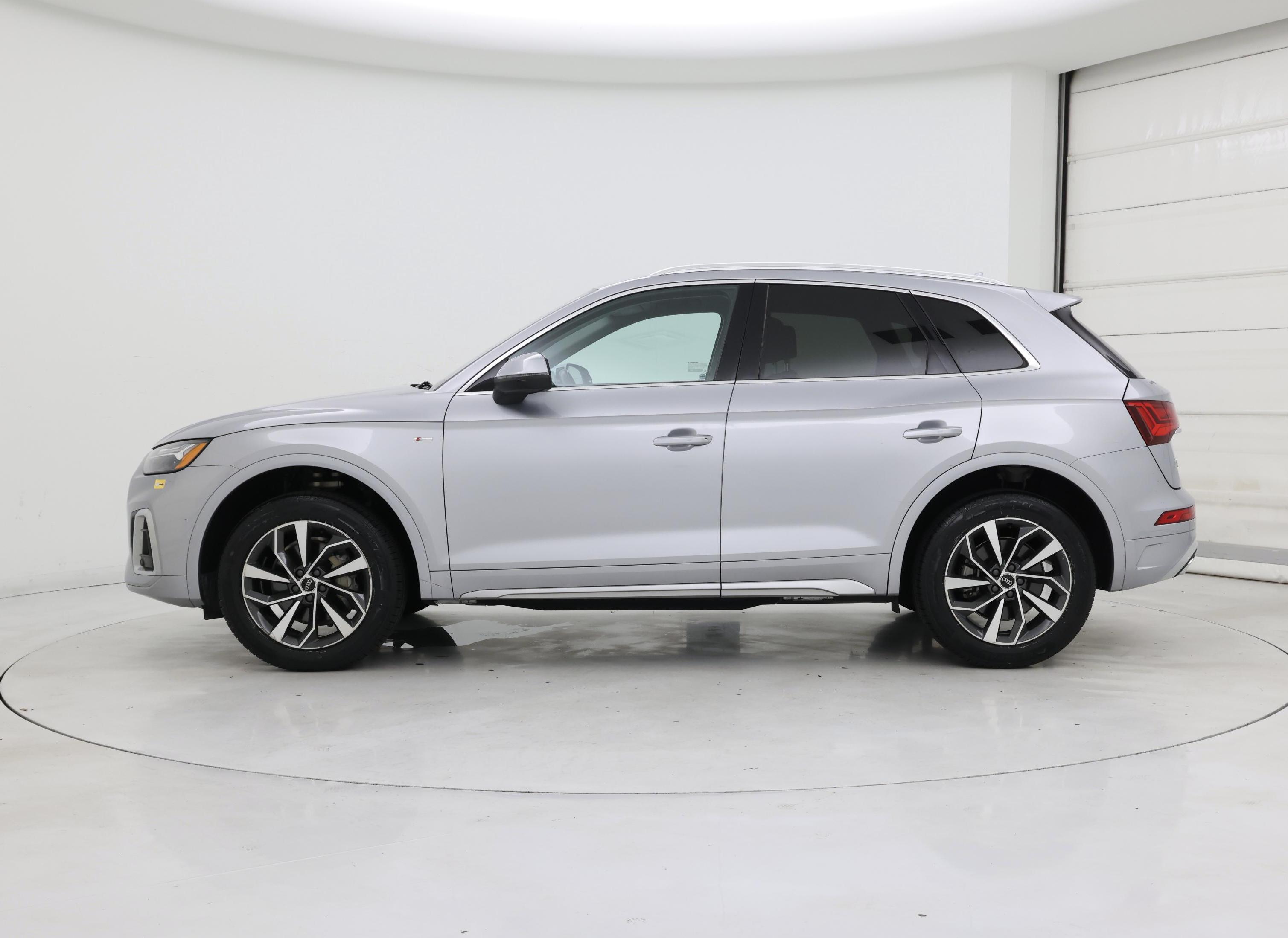 Thumbnail: 2022 Audi Q5 - 3