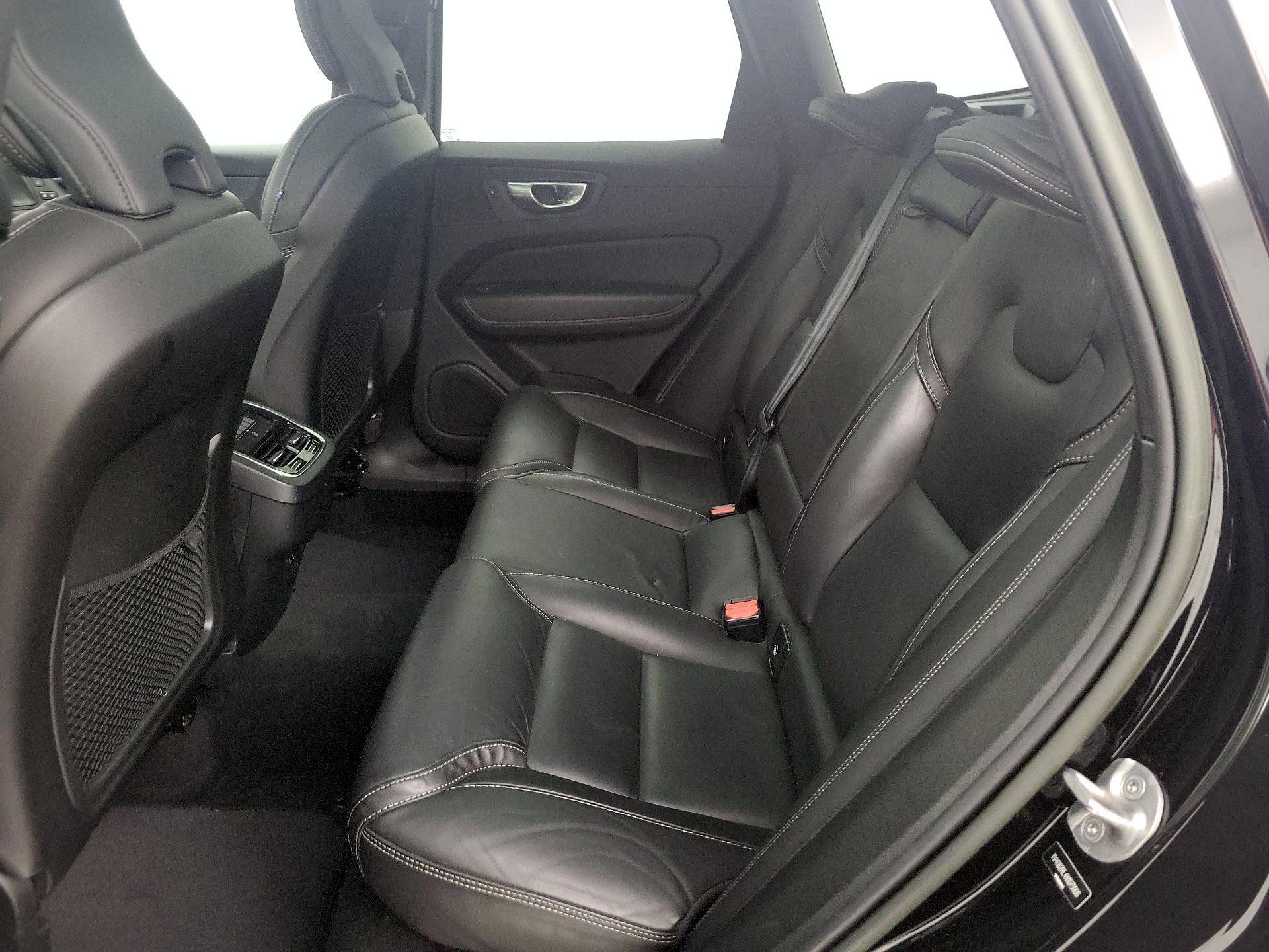 Thumbnail: 2022 Volvo XC60 - 20