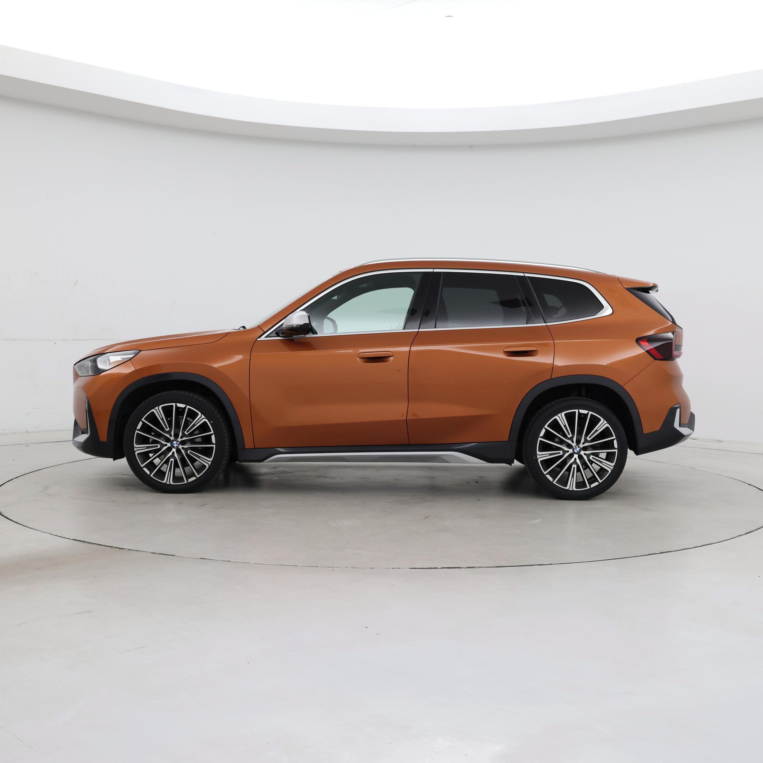 Thumbnail: 2023 BMW X1 - 3