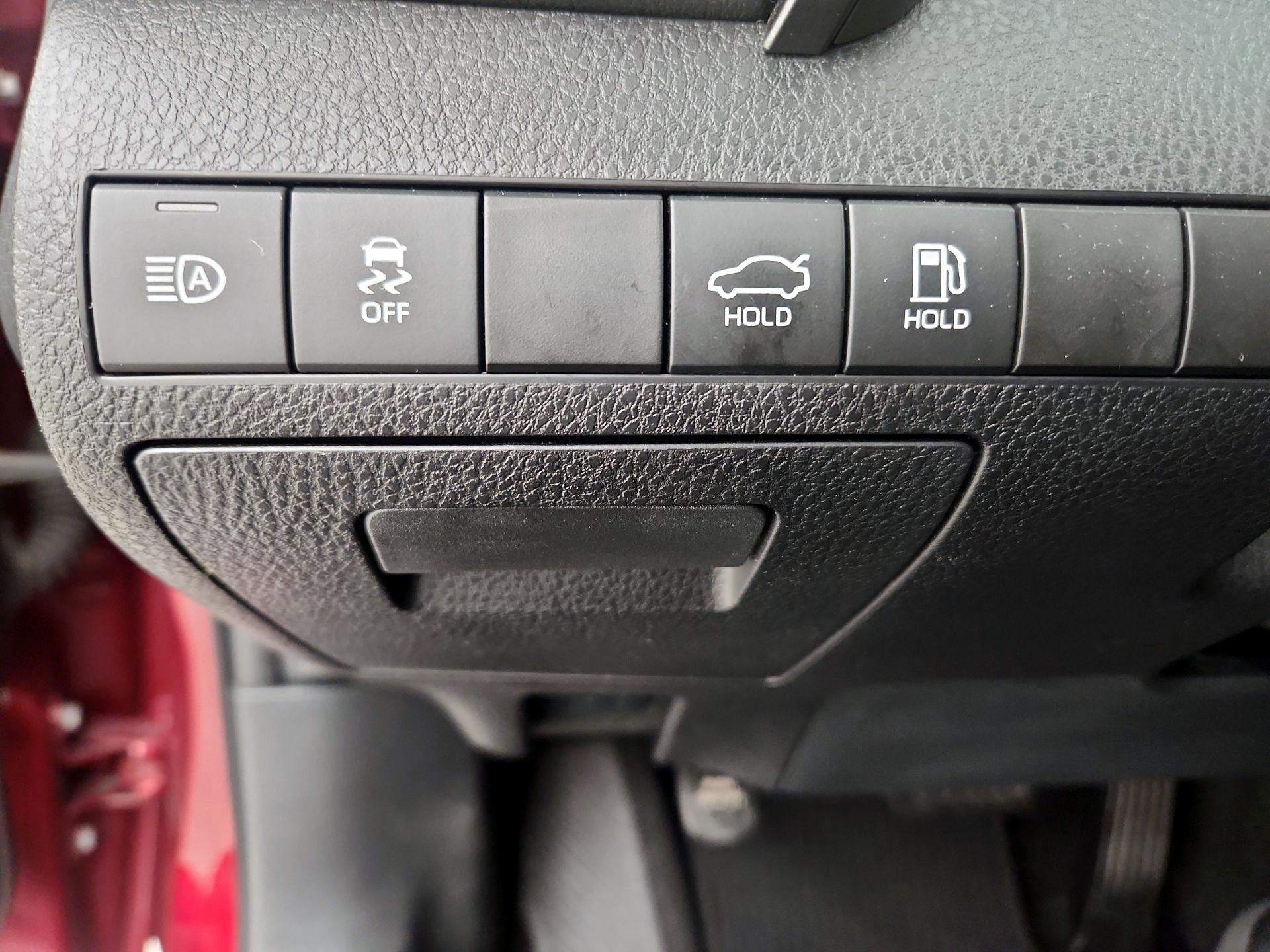 Thumbnail: 2019 Toyota Camry - 13