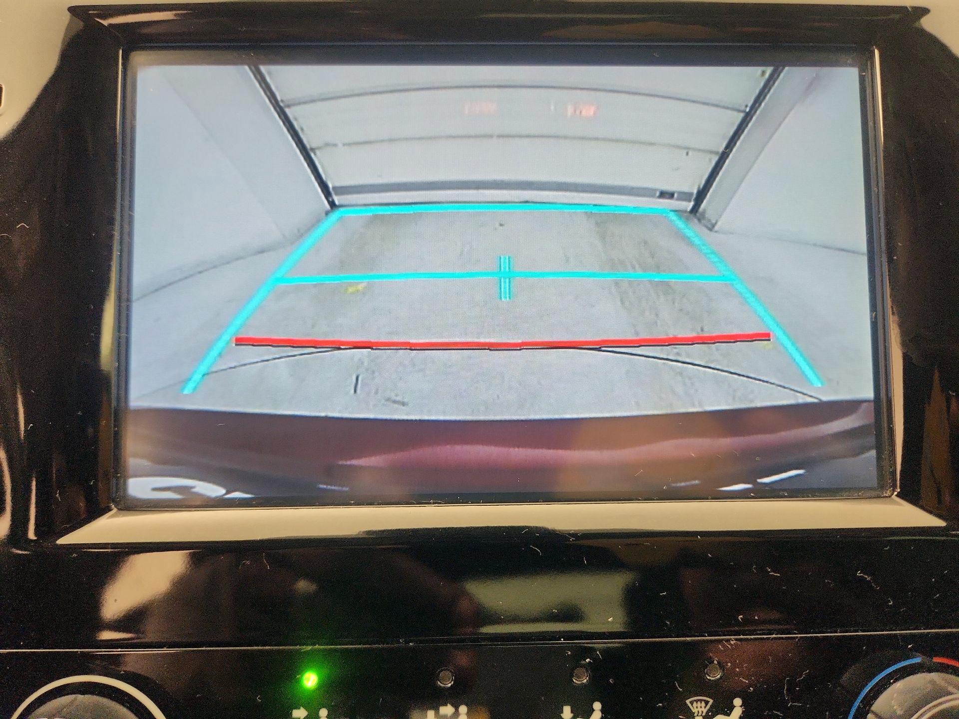Thumbnail: 2019 Toyota Camry - 14