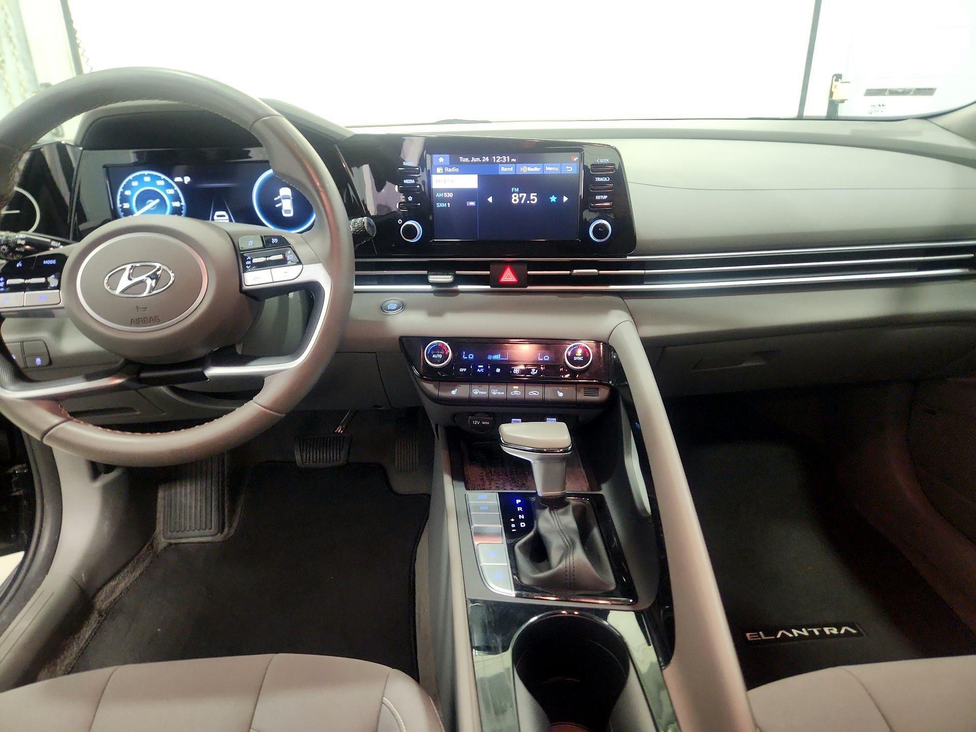 Thumbnail: 2022 Hyundai Elantra - 9