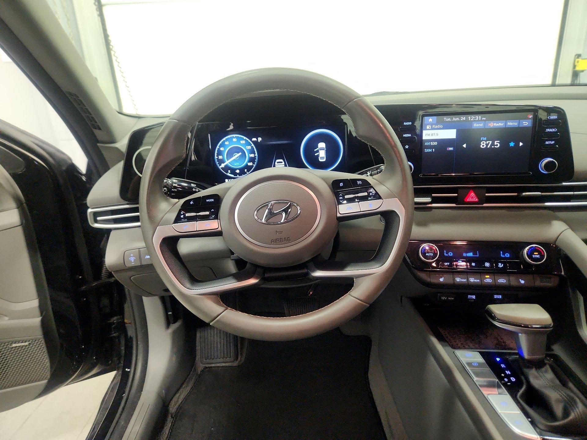Thumbnail: 2022 Hyundai Elantra - 10