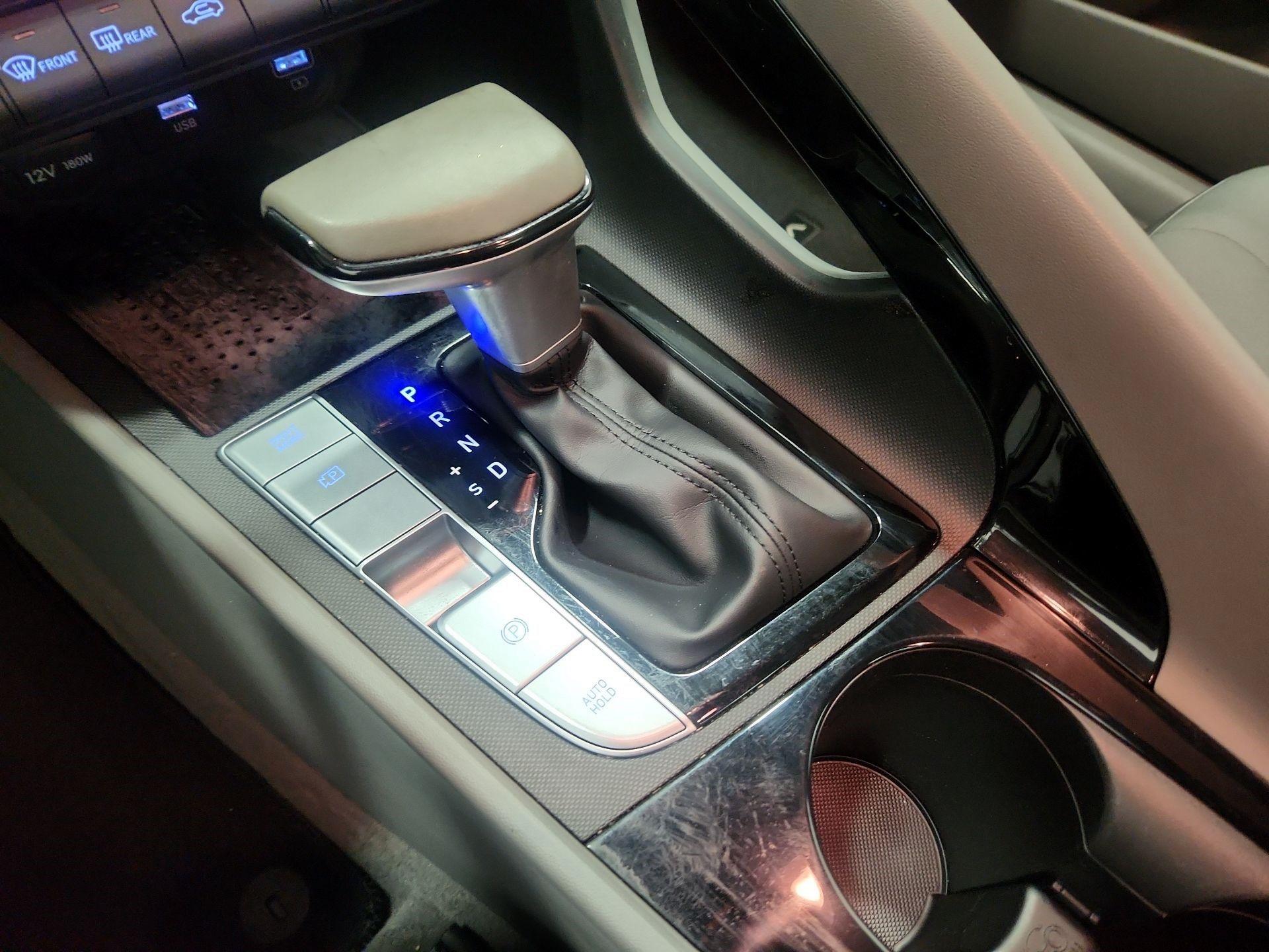 Thumbnail: 2022 Hyundai Elantra - 17
