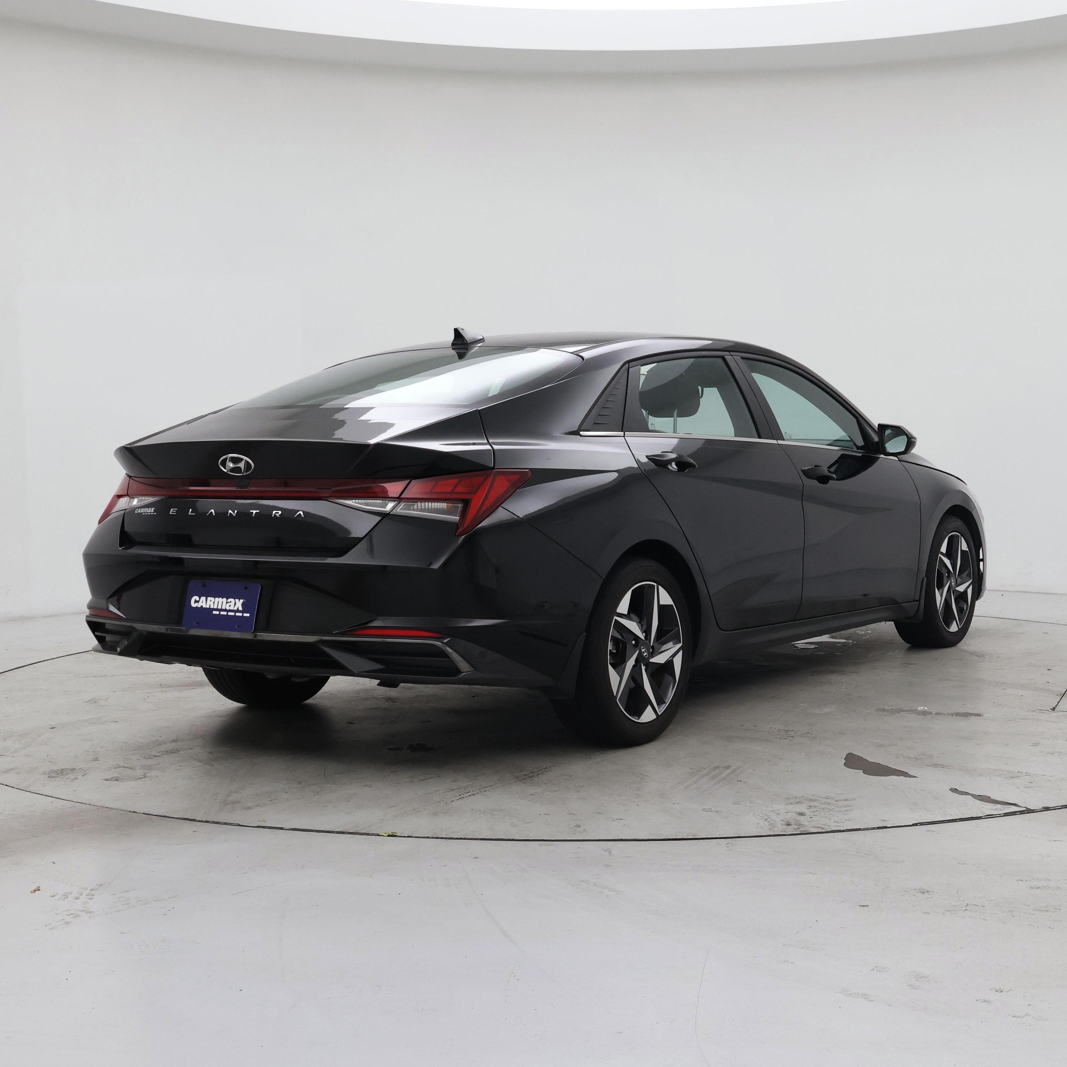 Thumbnail: 2022 Hyundai Elantra - 8