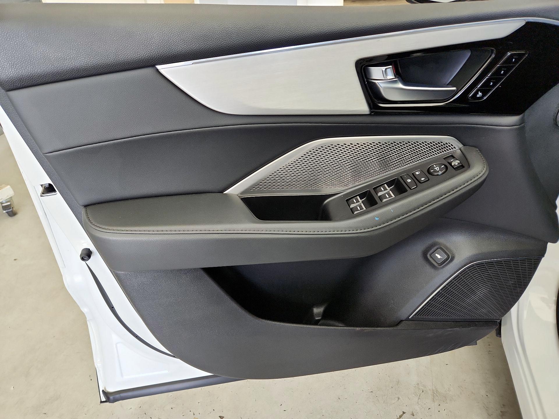 Thumbnail: 2023 Acura MDX - 12