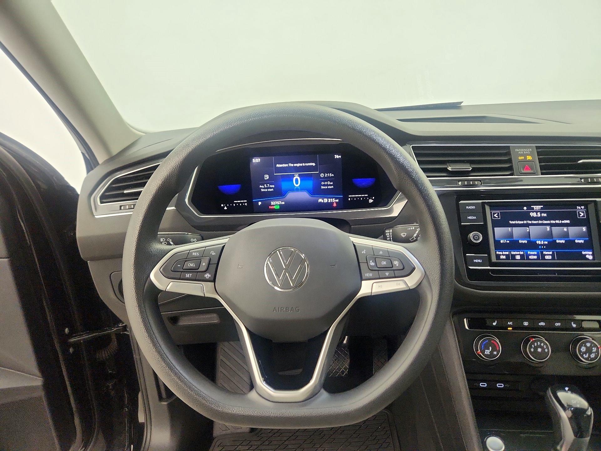 Thumbnail: 2022 Volkswagen Tiguan - 10