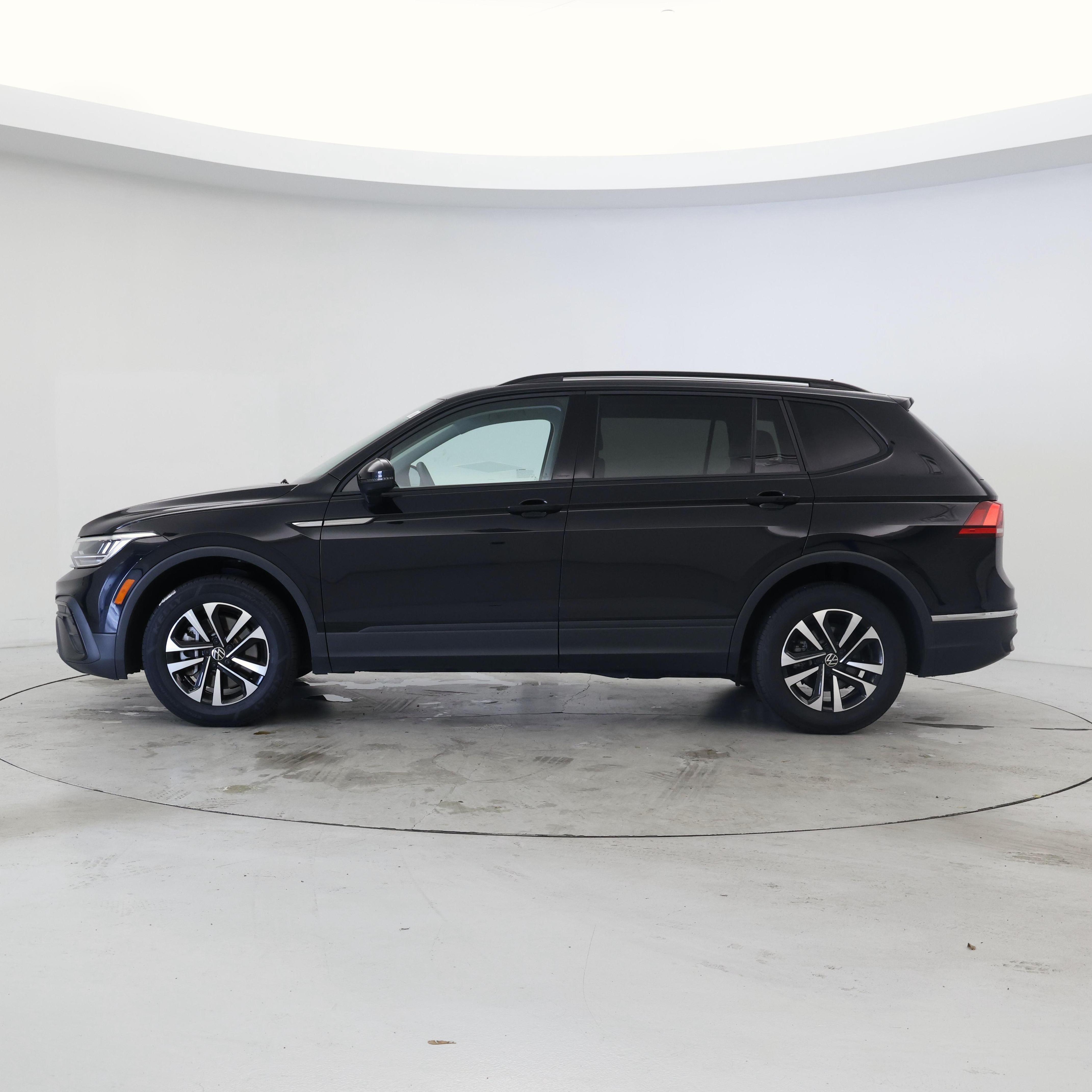 Thumbnail: 2022 Volkswagen Tiguan - 3