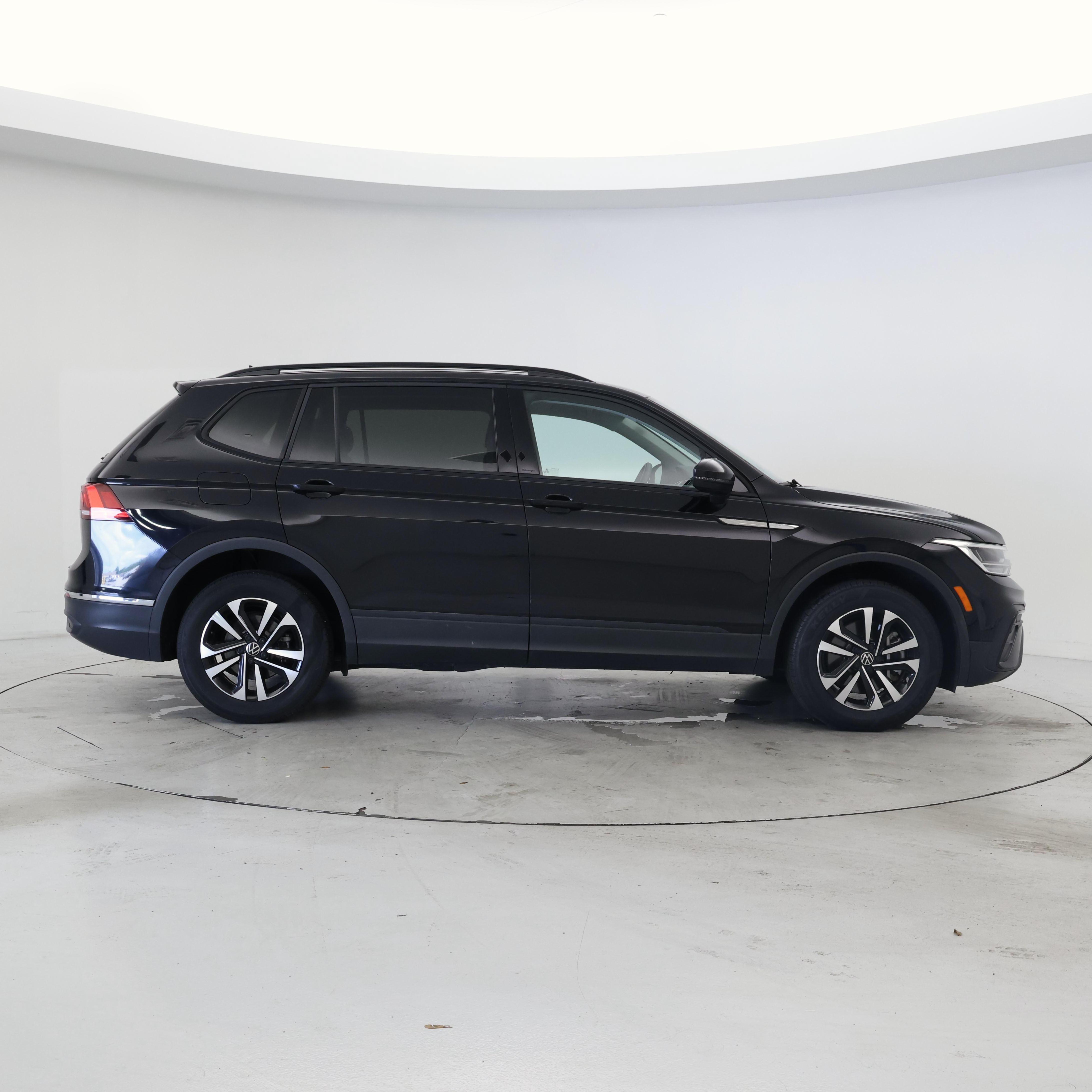 Thumbnail: 2022 Volkswagen Tiguan - 7