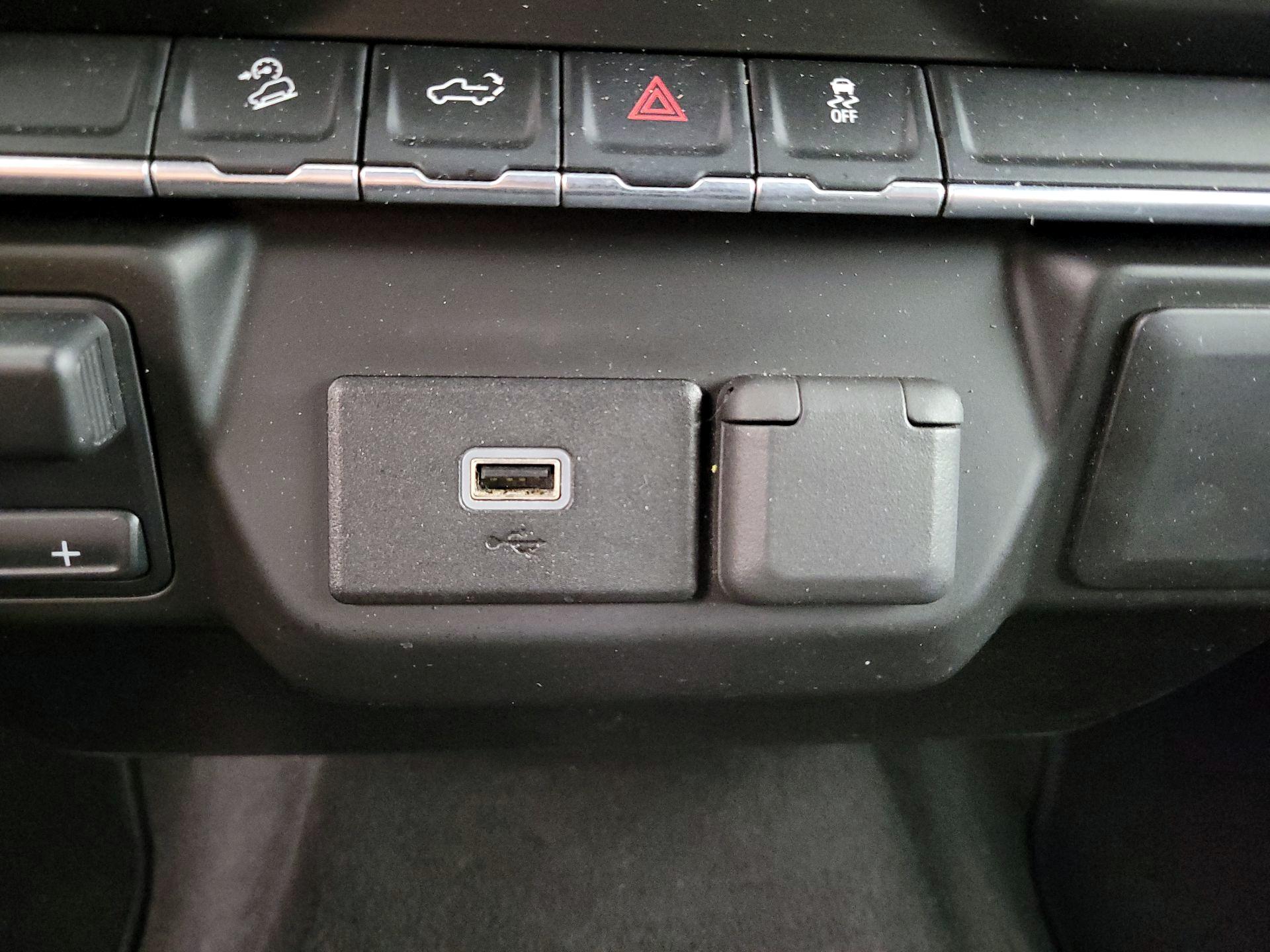 Thumbnail: 2019 Chevrolet Silverado 1500 - 18