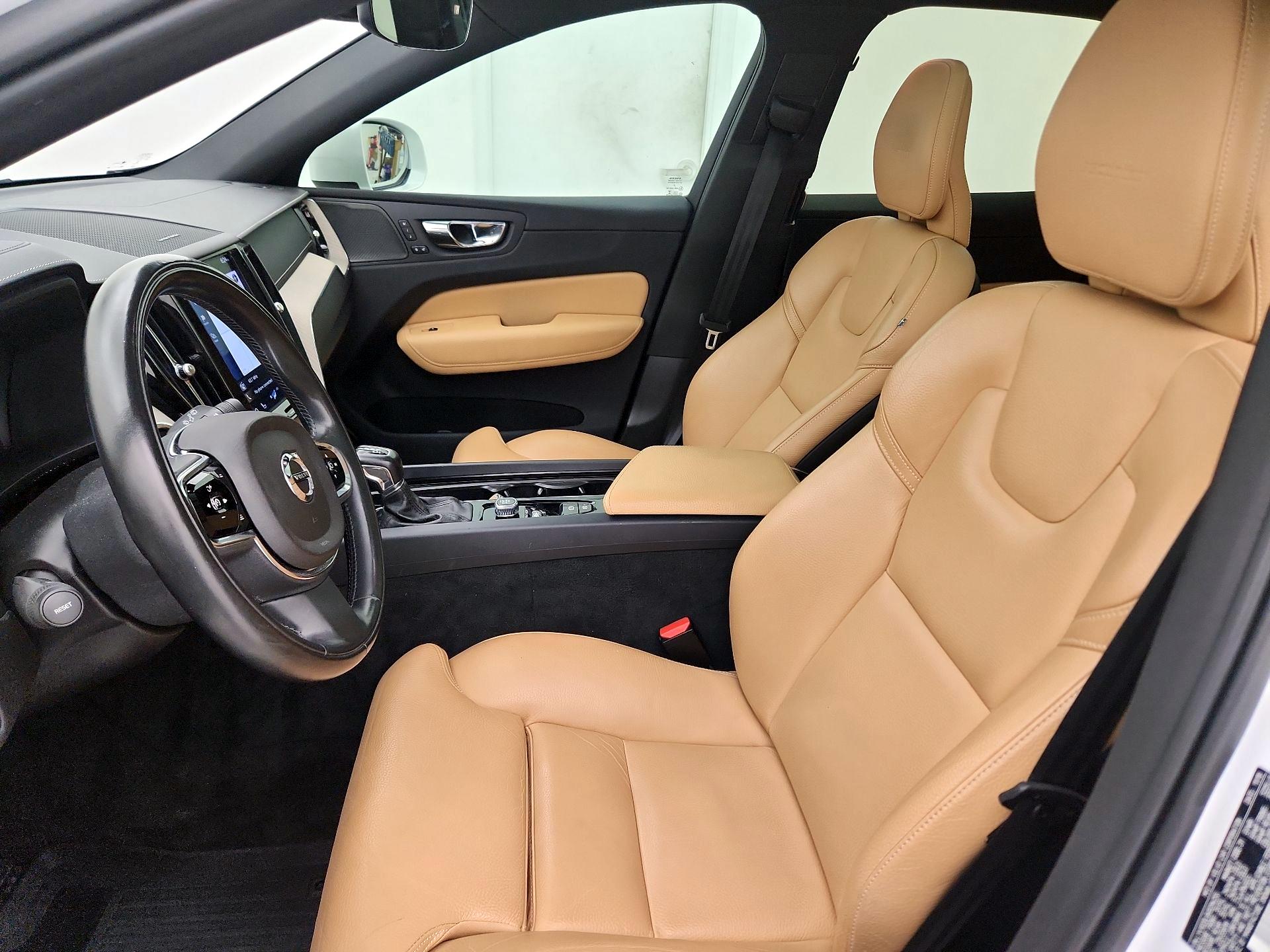 Thumbnail: 2019 Volvo XC60 - 11